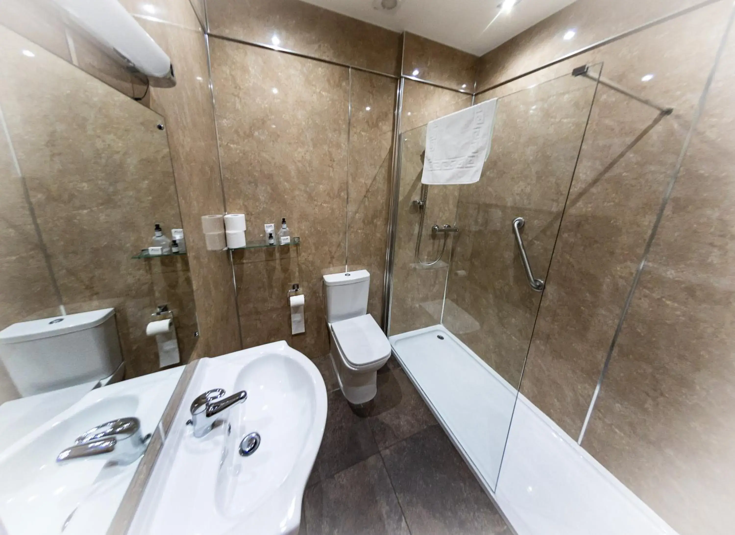 Double or Twin Room - single occupancy in Ballymac Hotel Double or Twin Room - single occupancy in Ballymac Hotel