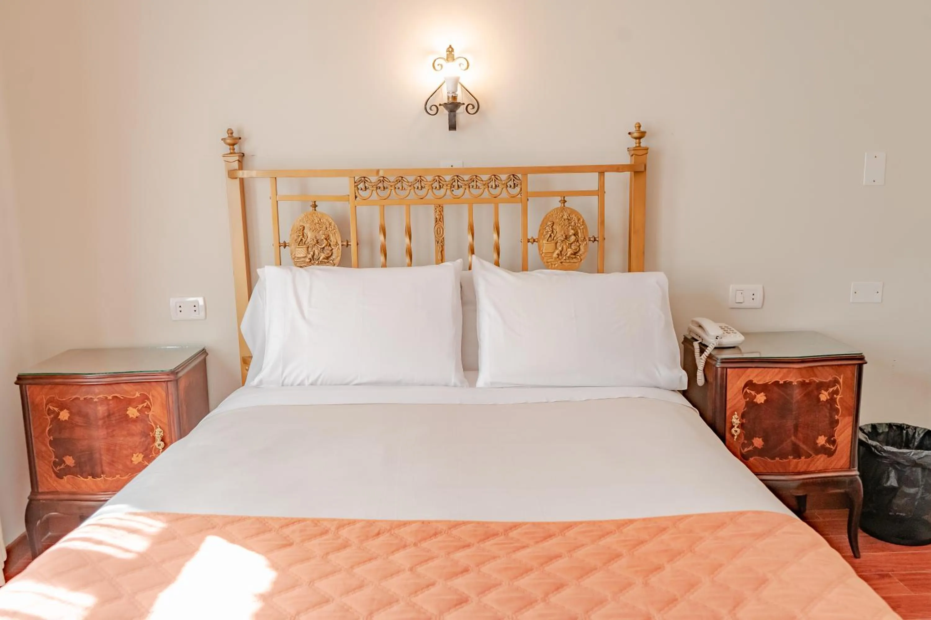 Bed in Hostal Colonial Potosi