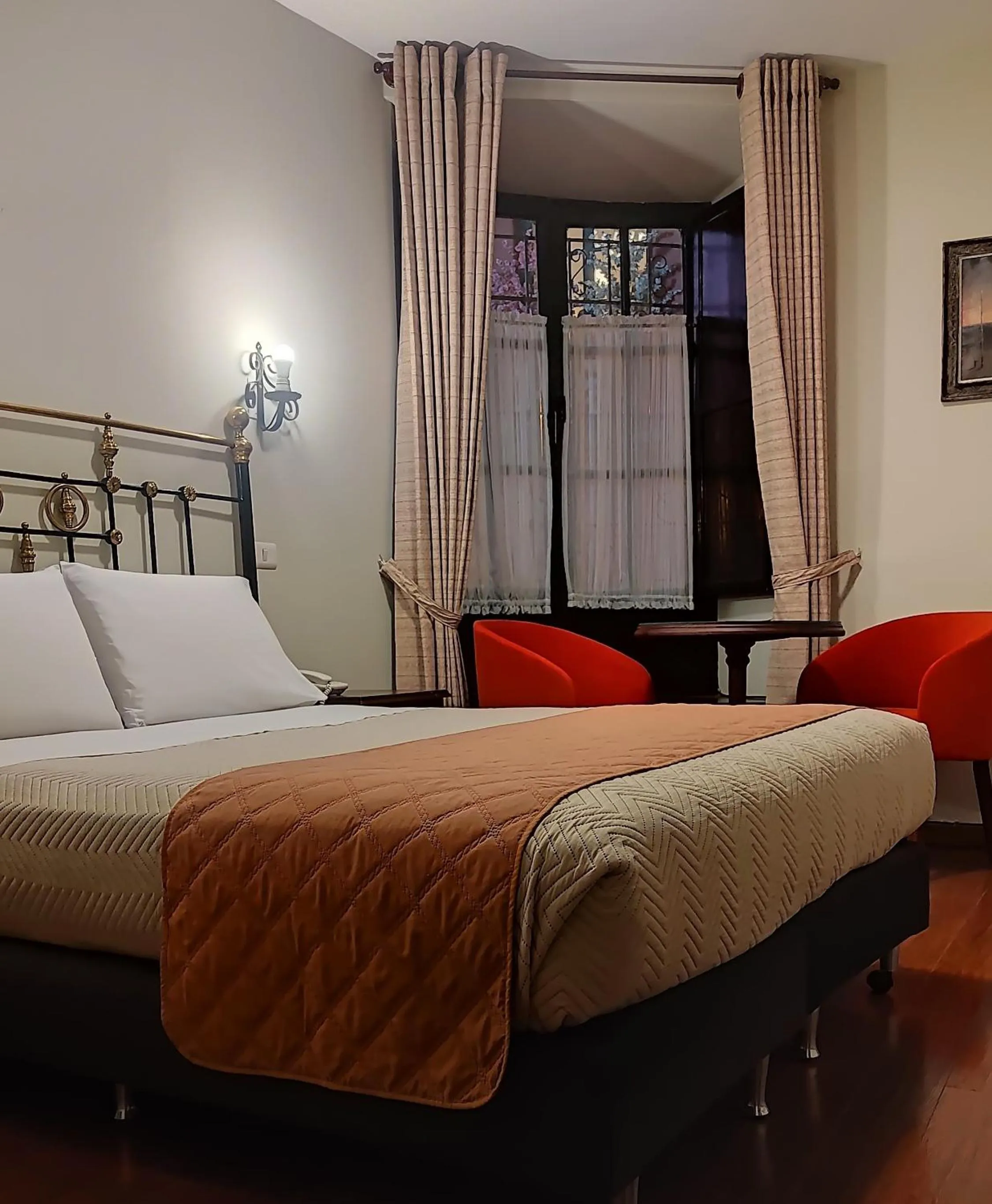 Photo of the whole room, Bed in Hostal Colonial Potosi