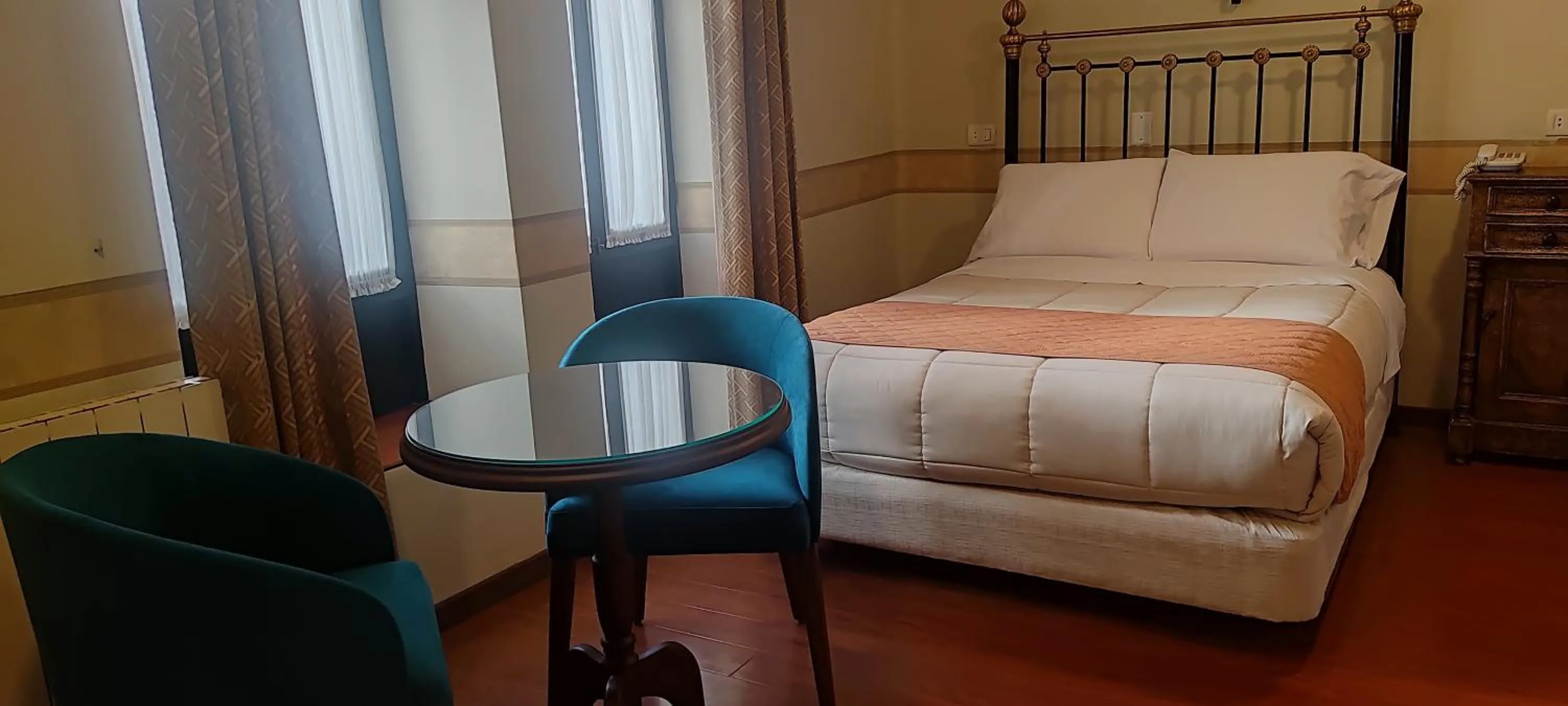 Bed in Hostal Colonial Potosi