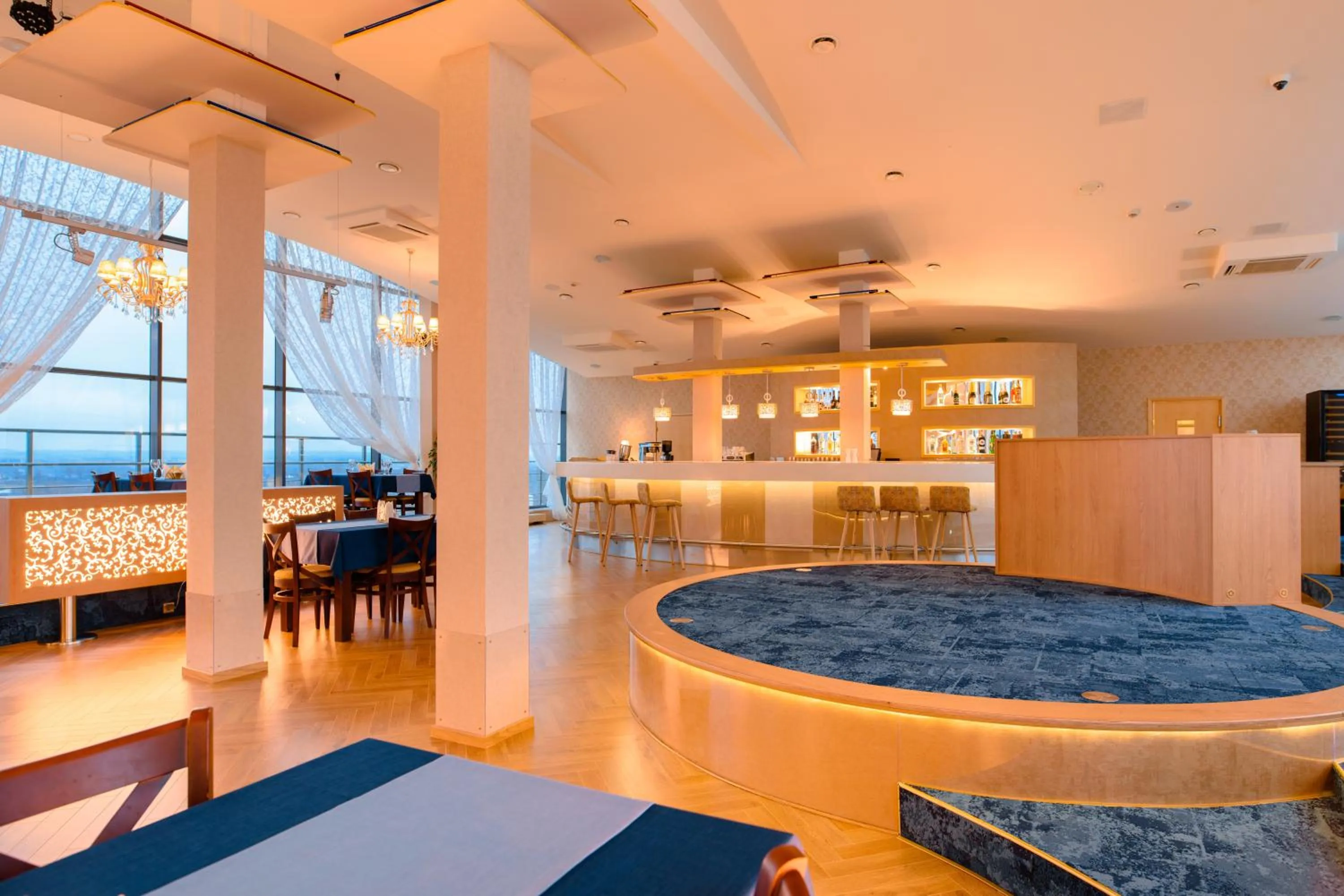 Restaurant/places to eat in Park Hotel Latgola