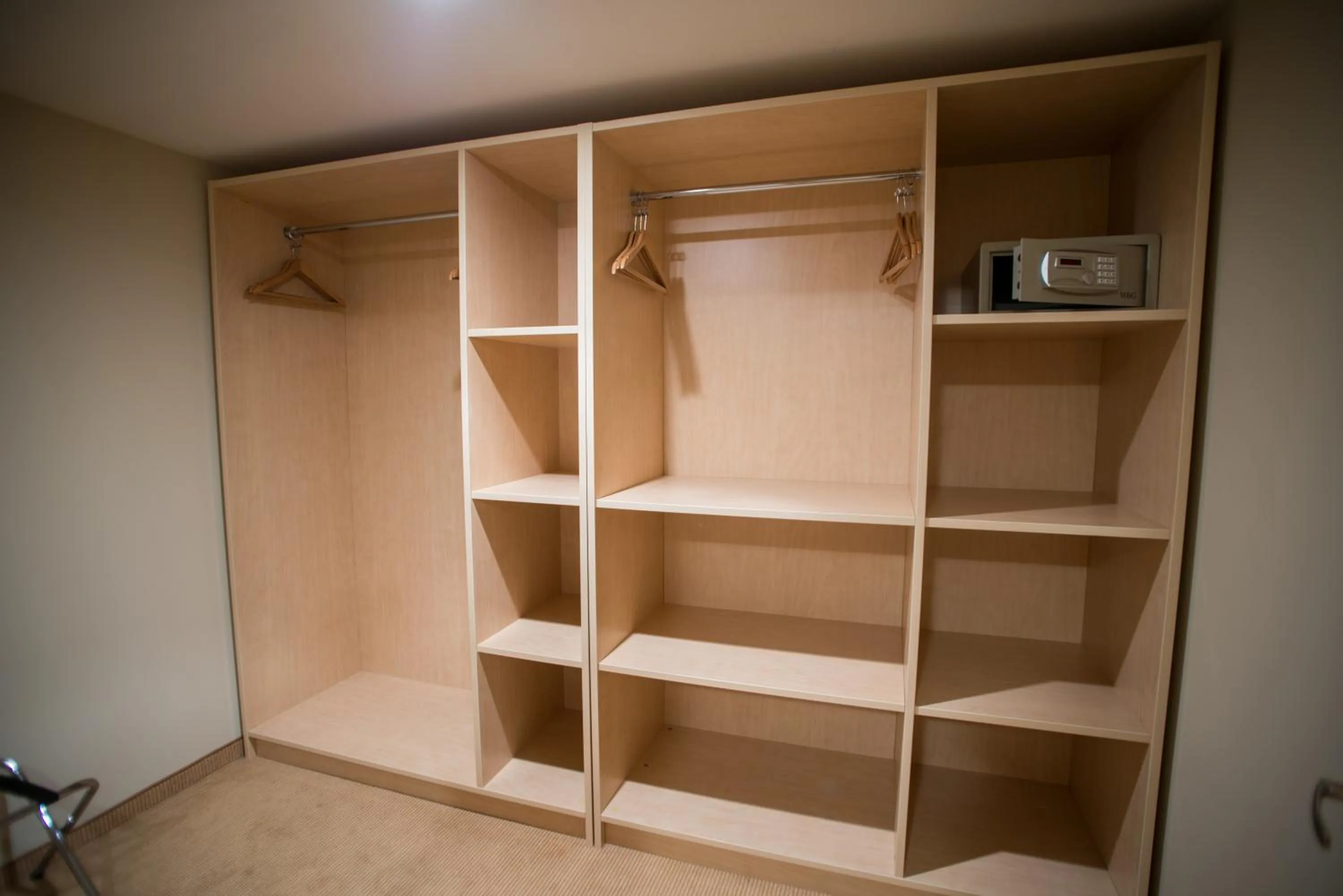 wardrobe in Park Hotel Latgola