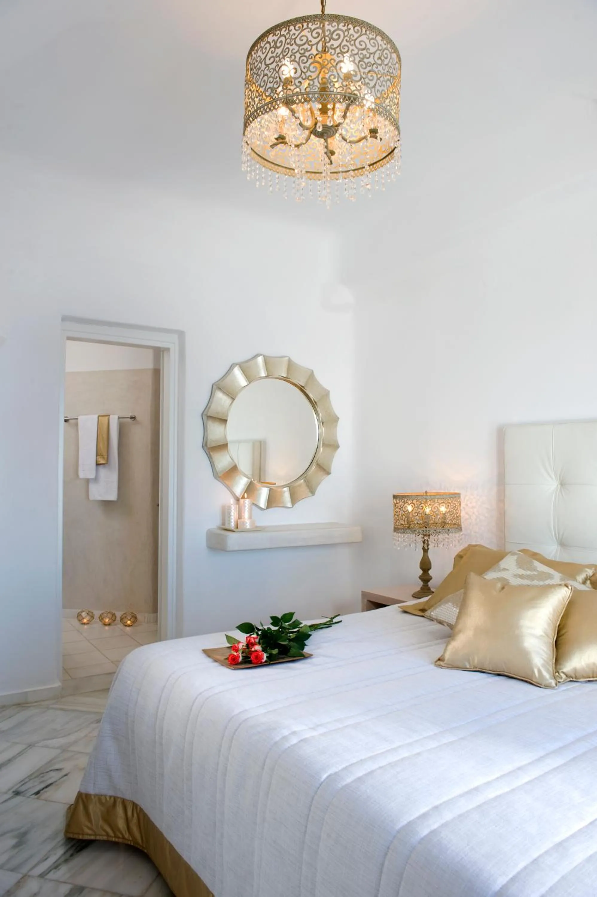 Shower, Bed in Gold Suites - Small Luxury Hotels of the World