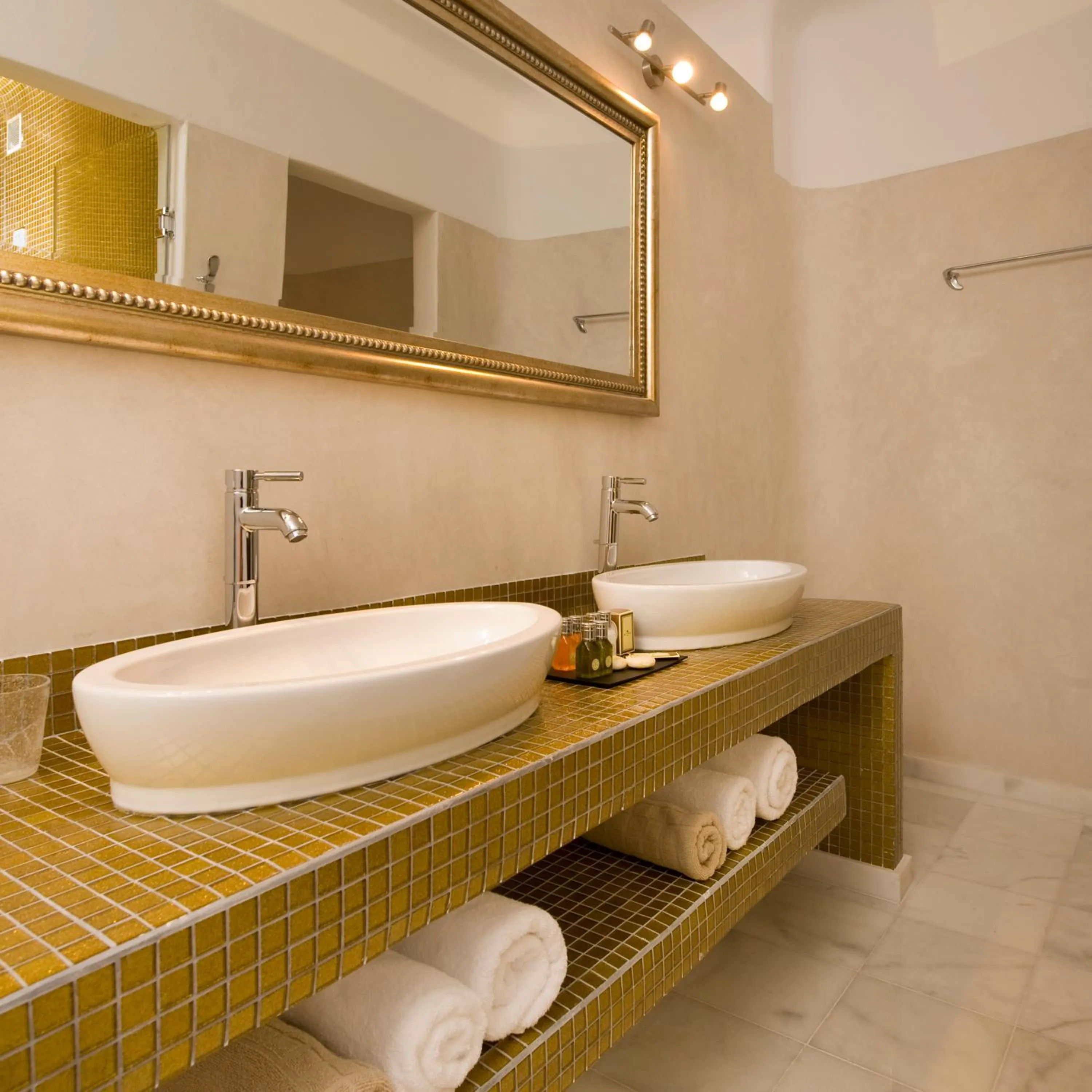 Shower in Gold Suites - Small Luxury Hotels of the World