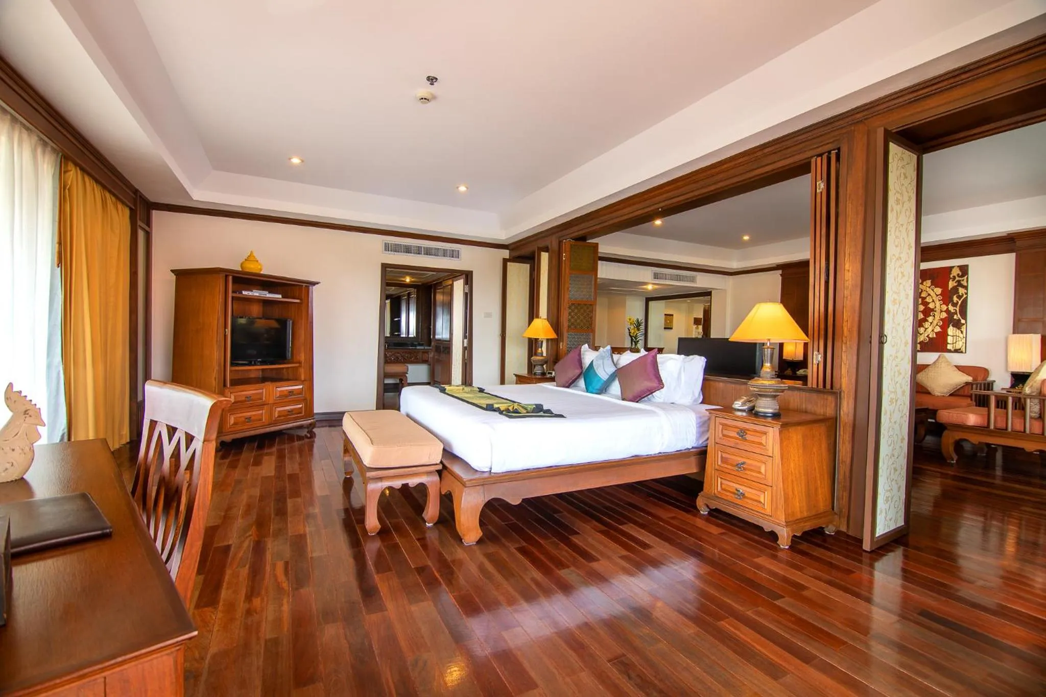 Bed in Avalon Beach Resort