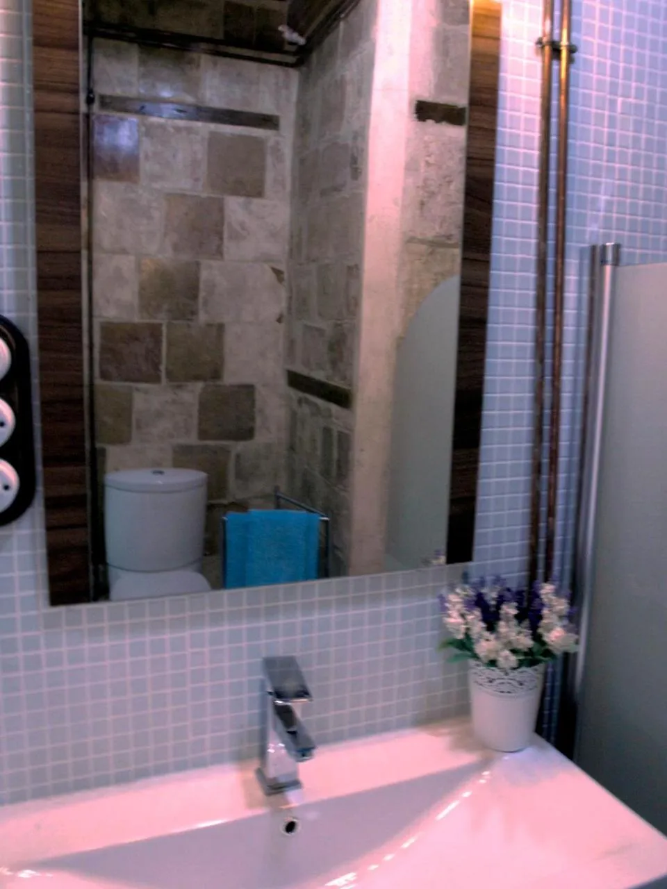 Bathroom in Toledo Flat, City Centre