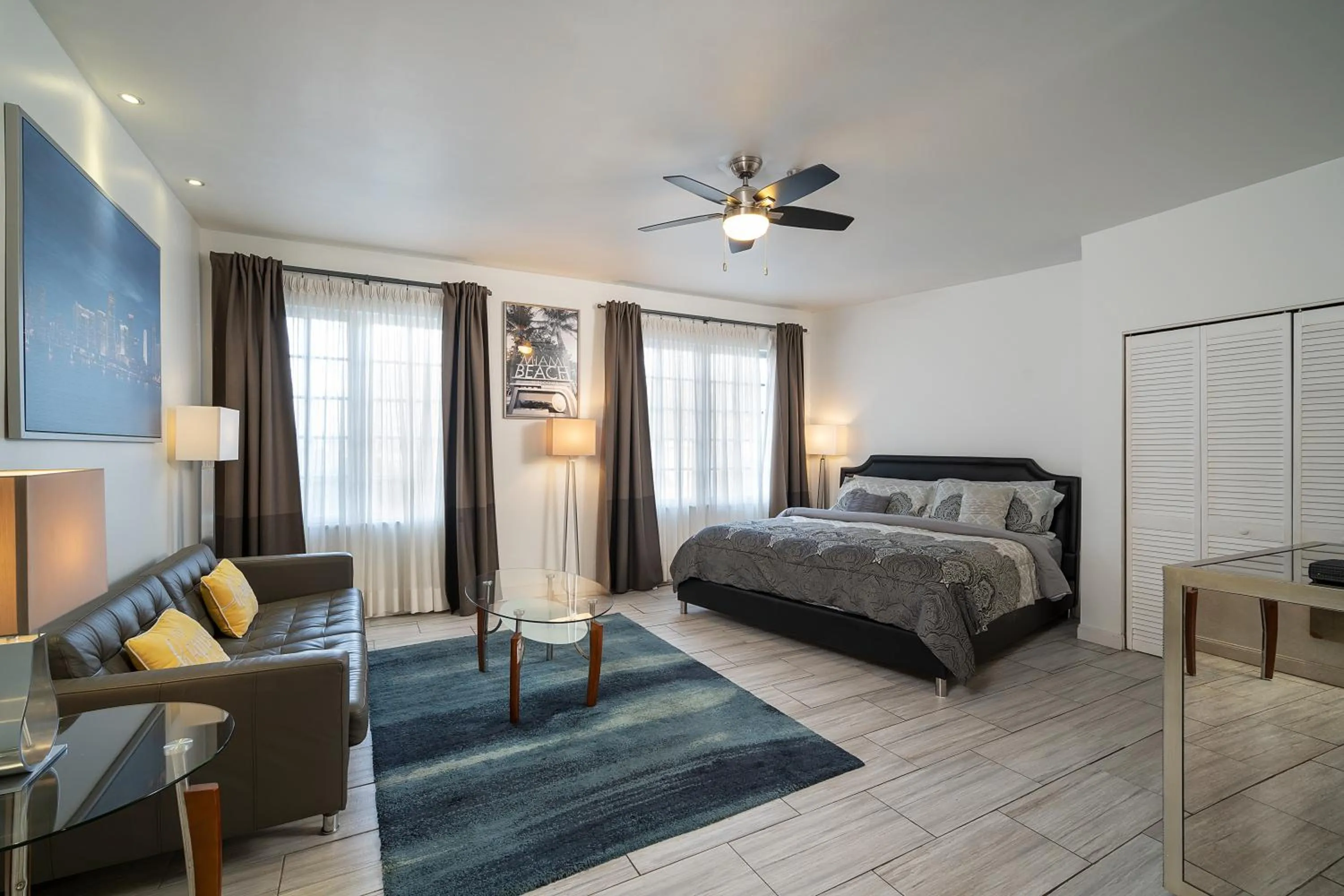 Living room, Bed in Barbizon on Ocean Drive Apartments