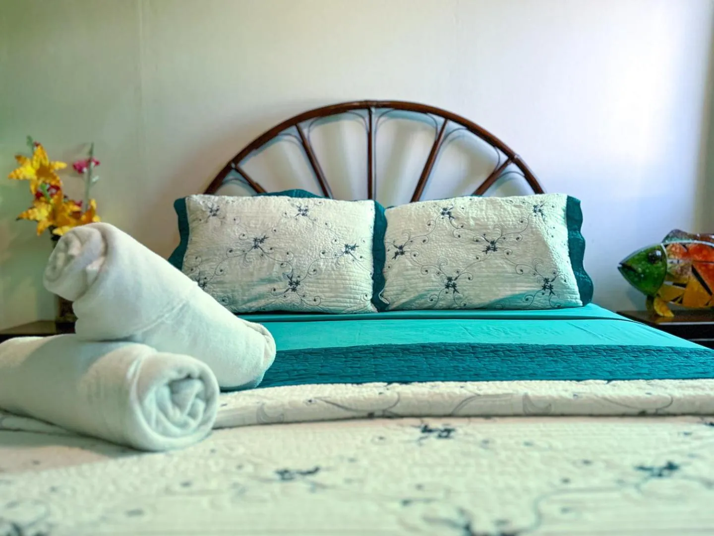 Bed in Cande's Apartments