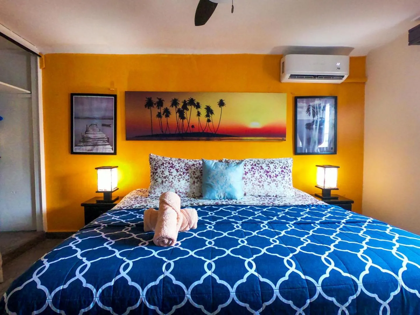 Bed in Cande's Apartments