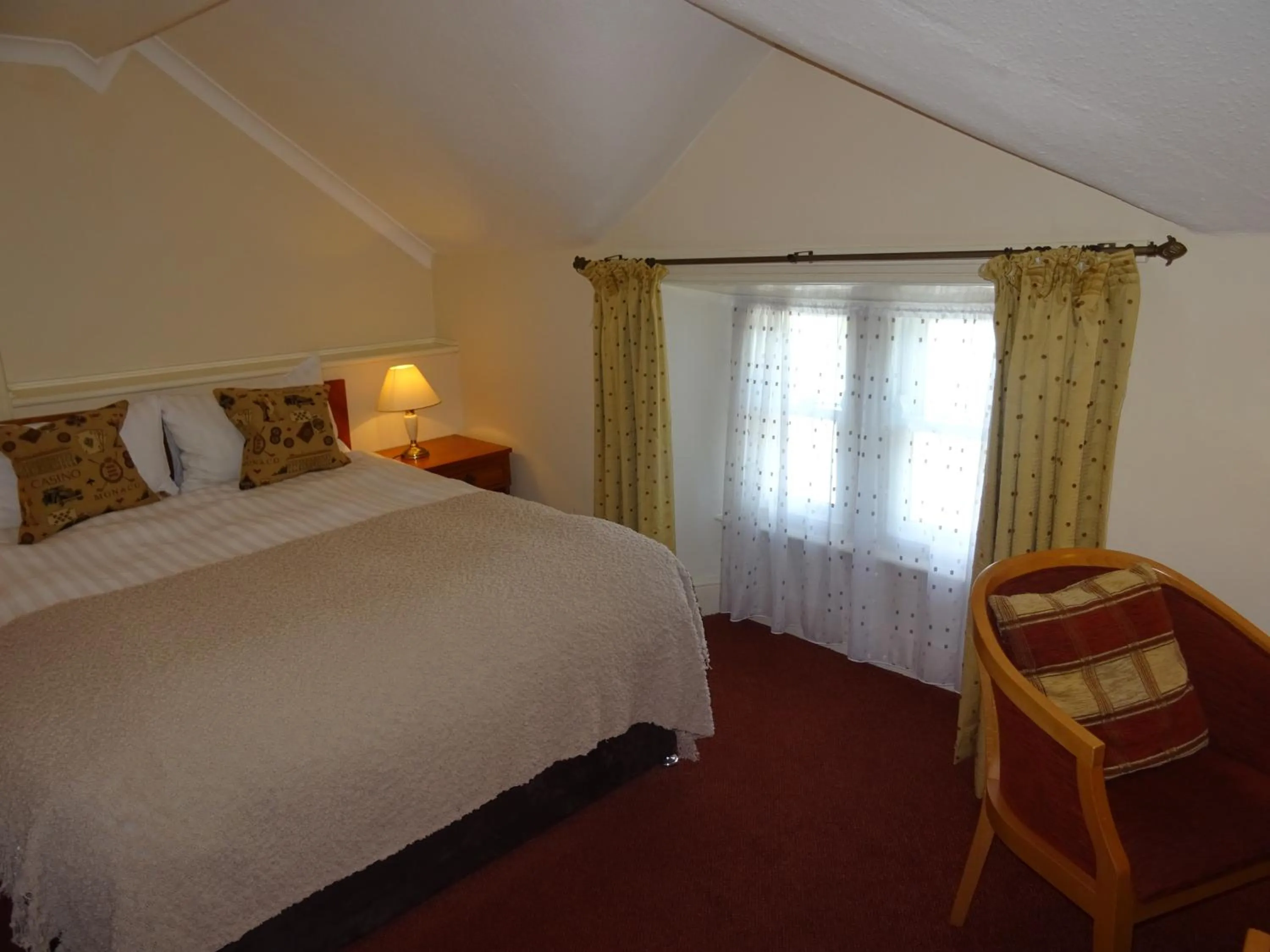 Spring, Bed in Lutwidge Arms