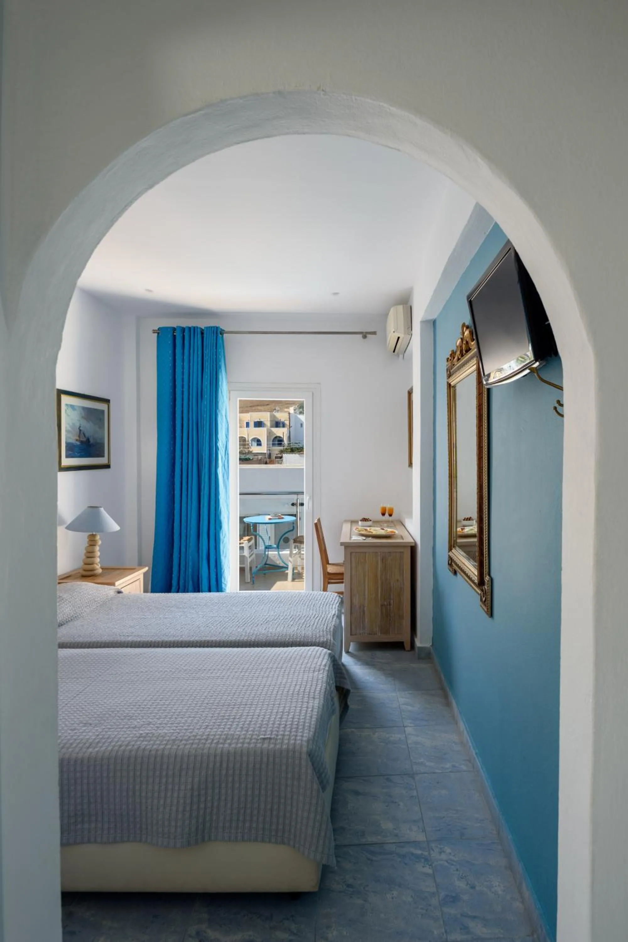 TV and multimedia, Bed in Alesahne Beach Hotel