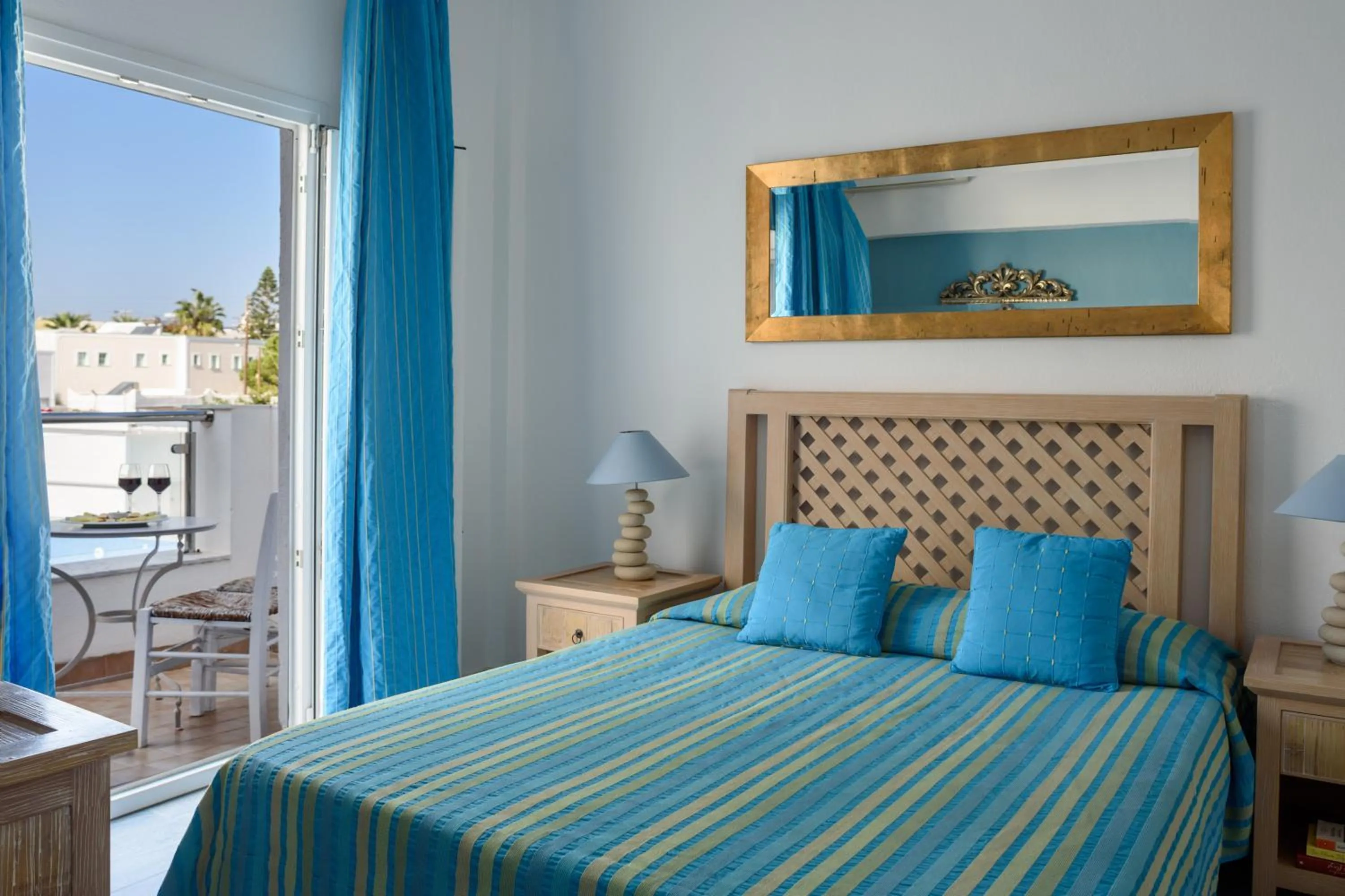 Bed in Alesahne Beach Hotel