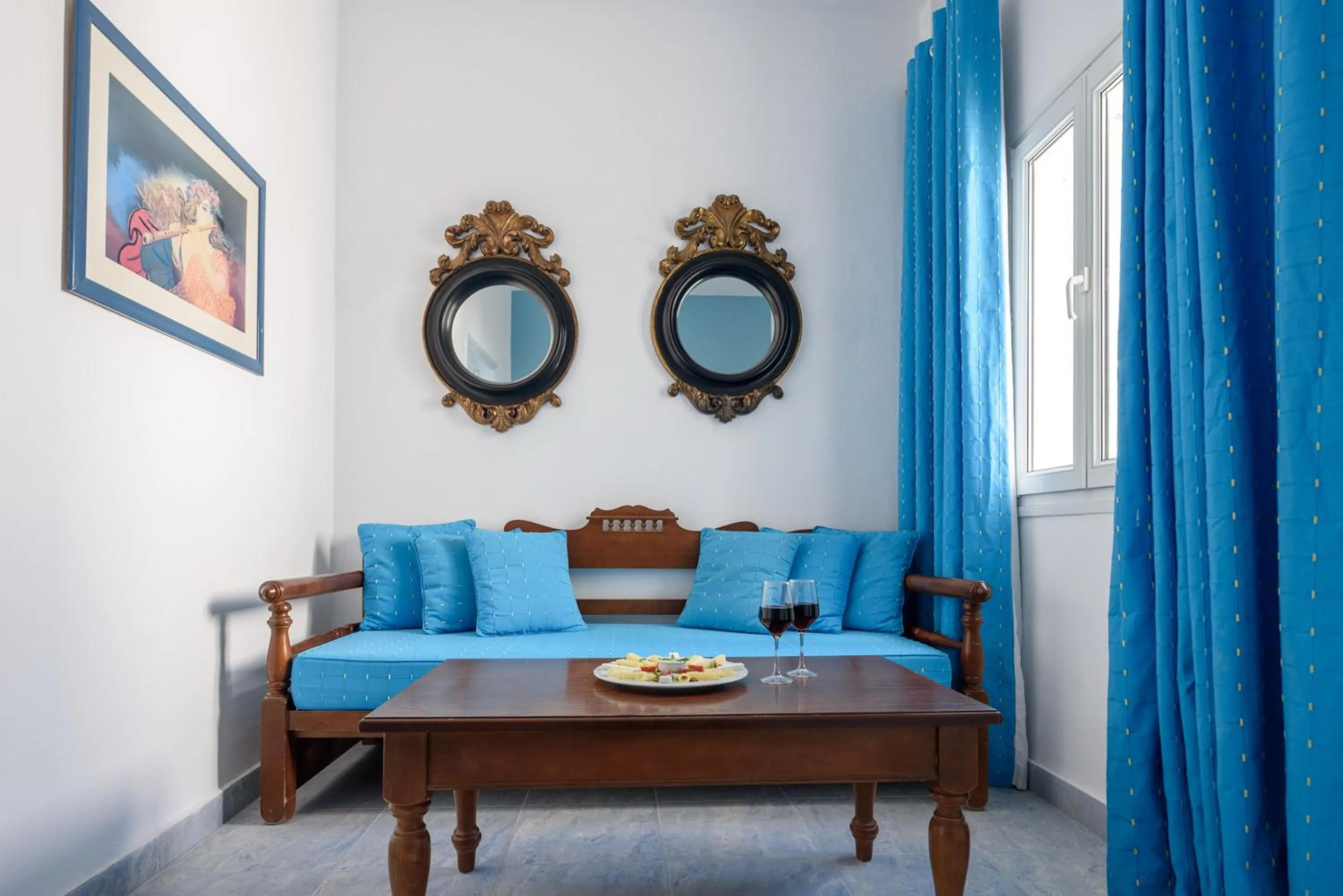 Seating area in Alesahne Beach Hotel