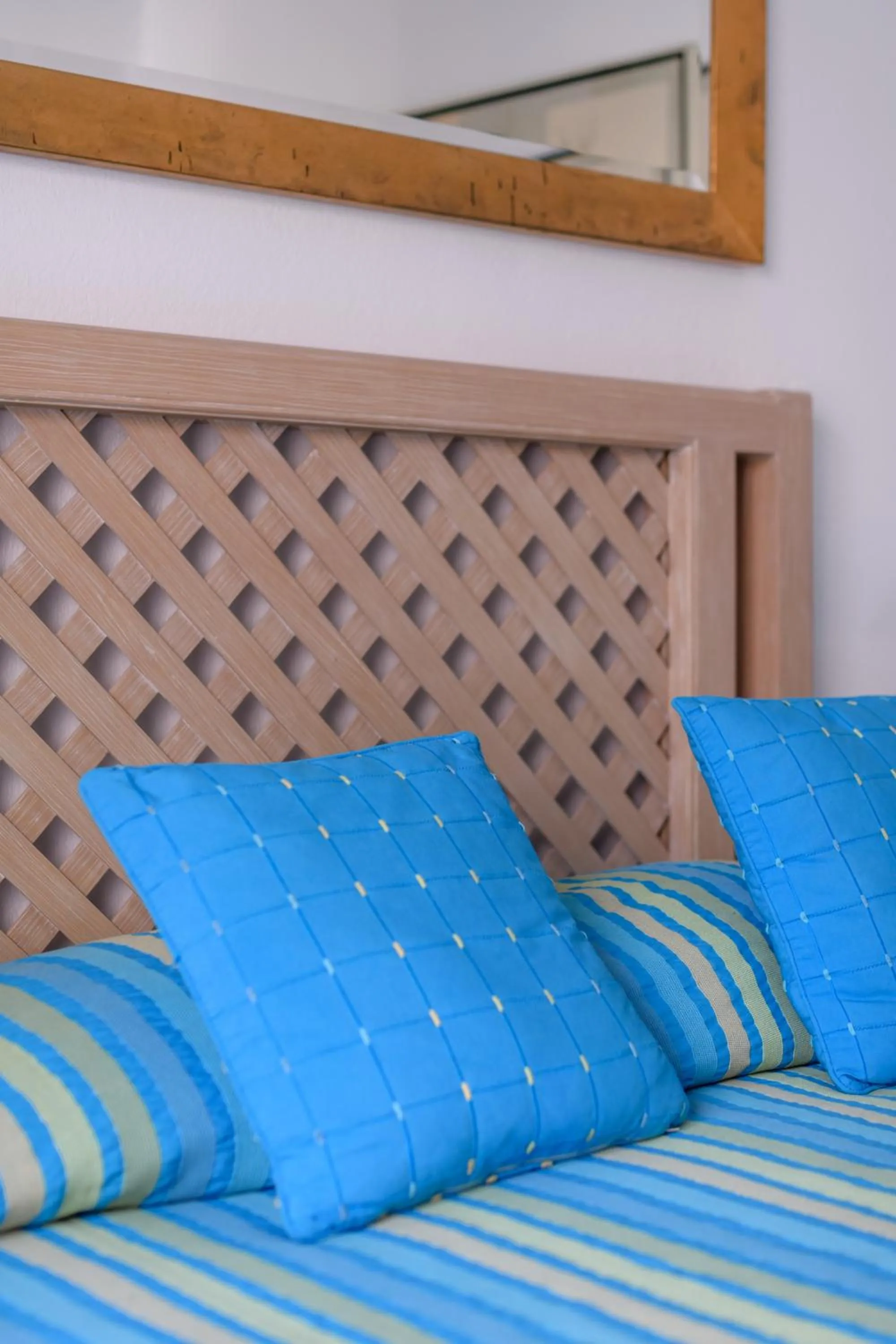 Bed in Alesahne Beach Hotel