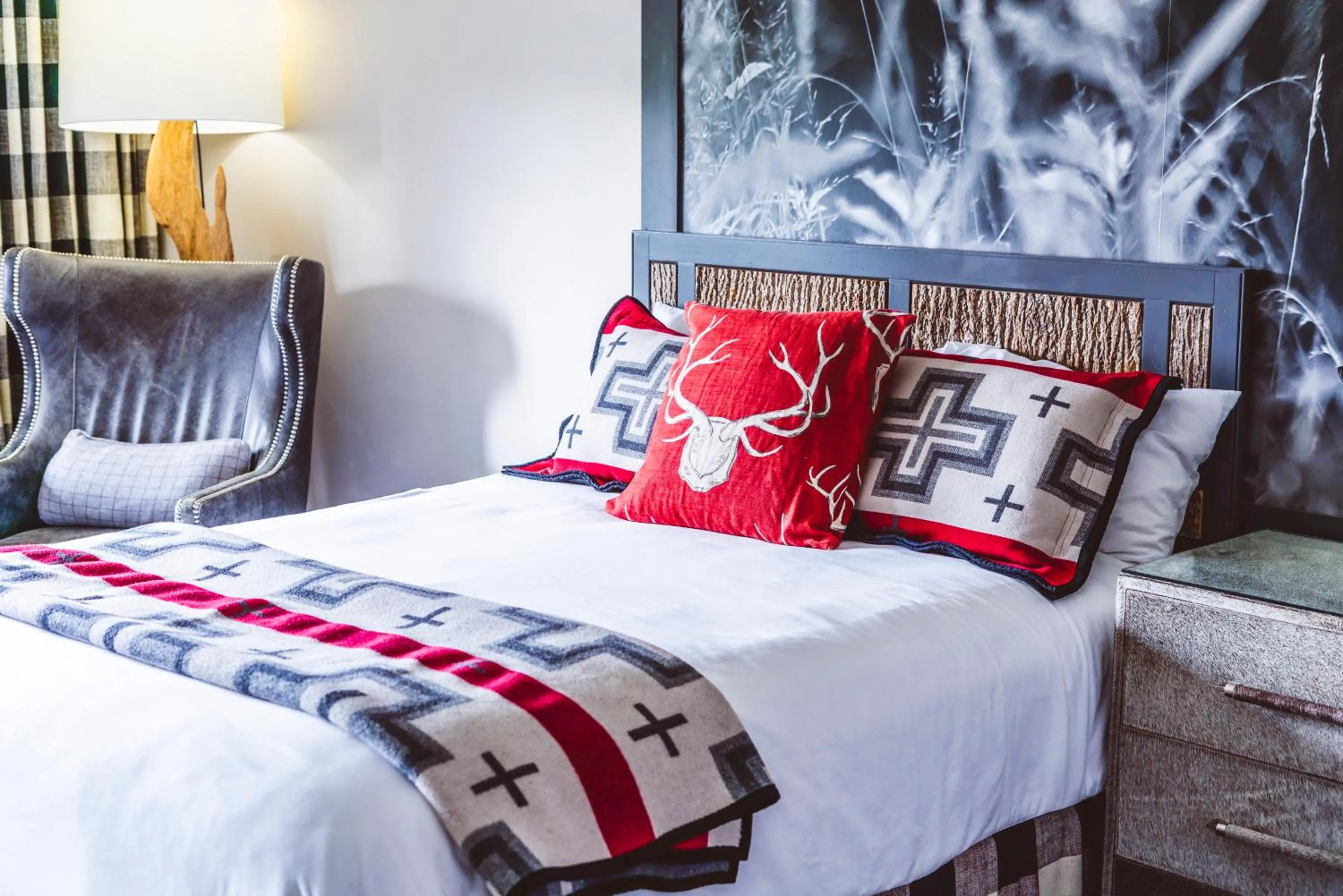 Bedroom, Bed in Chetola Resort