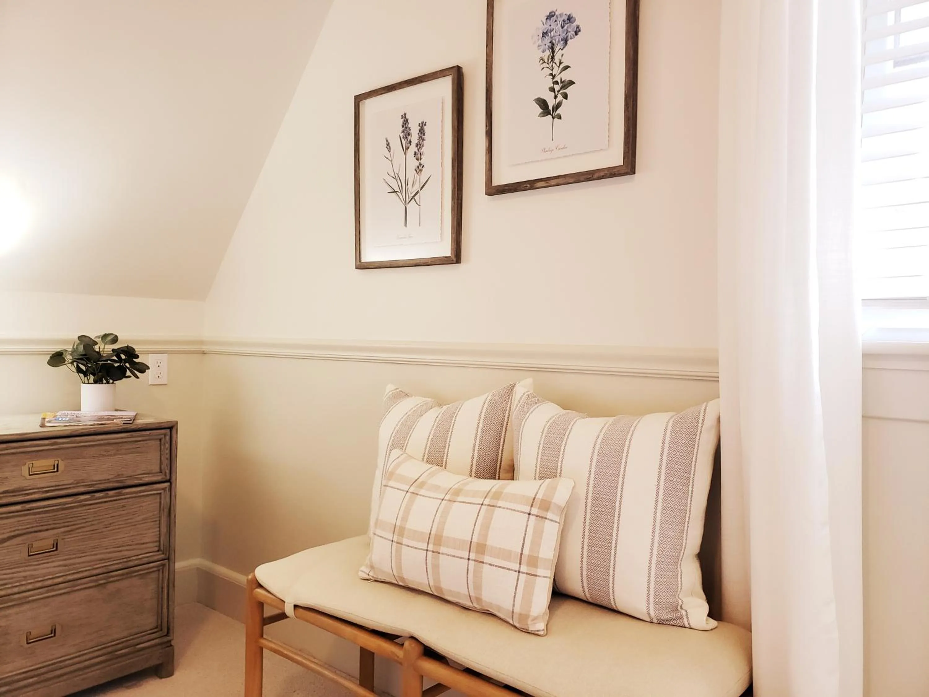 Decorative detail in Hearthside Inn