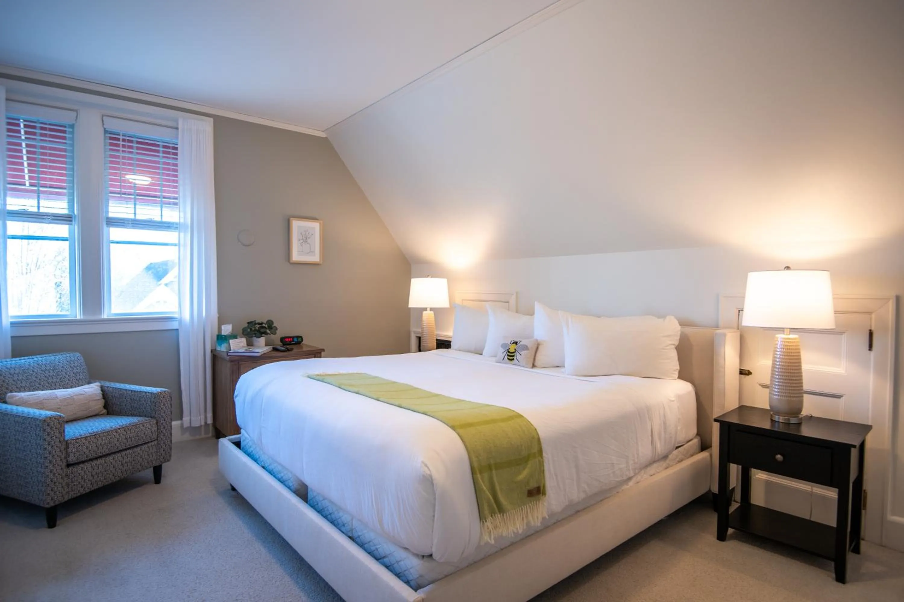 Bed in Hearthside Inn