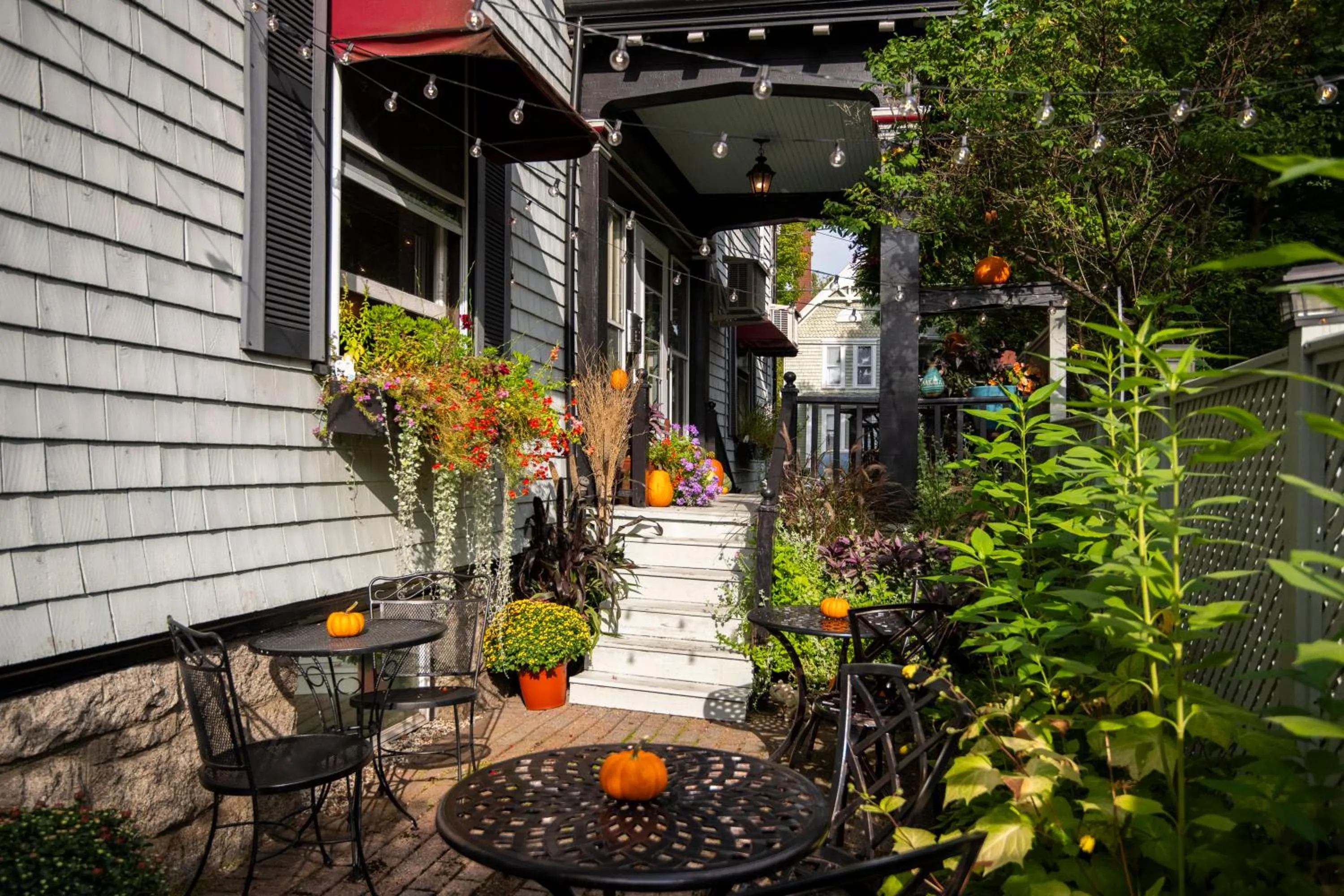 Decorative detail in Hearthside Inn