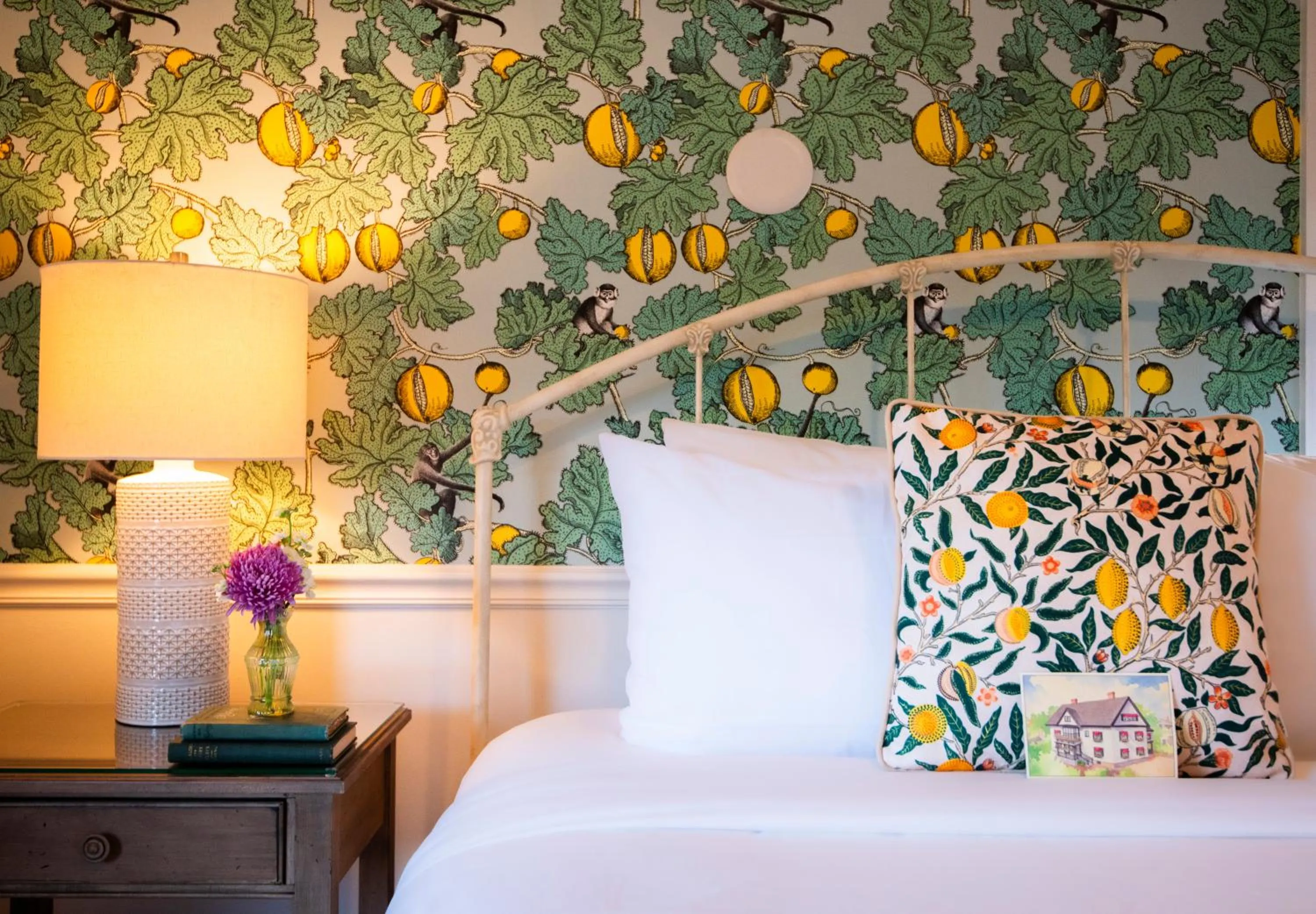 Bed in Hearthside Inn