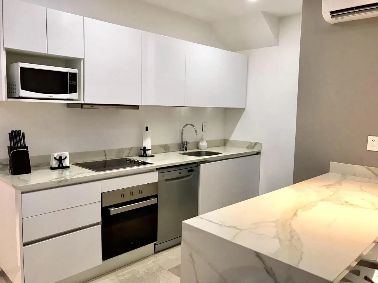 Kitchen or kitchenette in Menesse 32 - Penthouse Con Alberca Privada Vista Al Mar By Hola