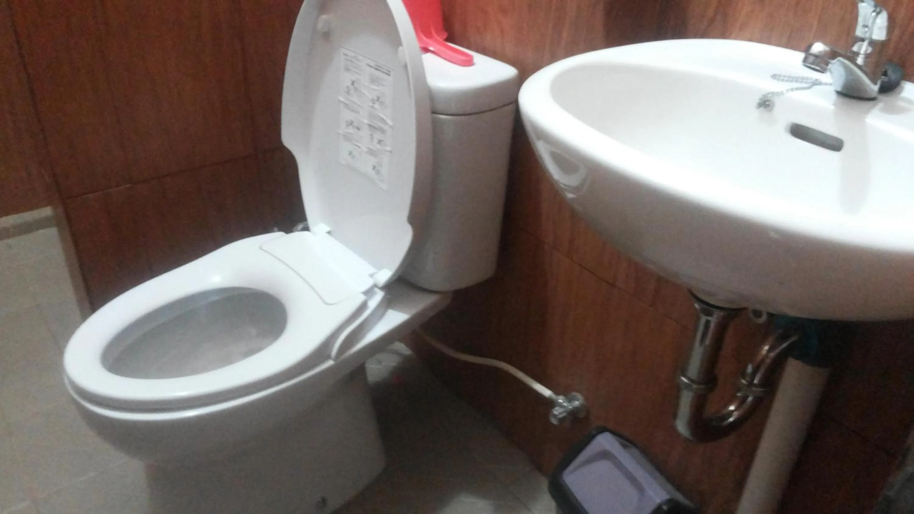 Toilet in RF Hotel