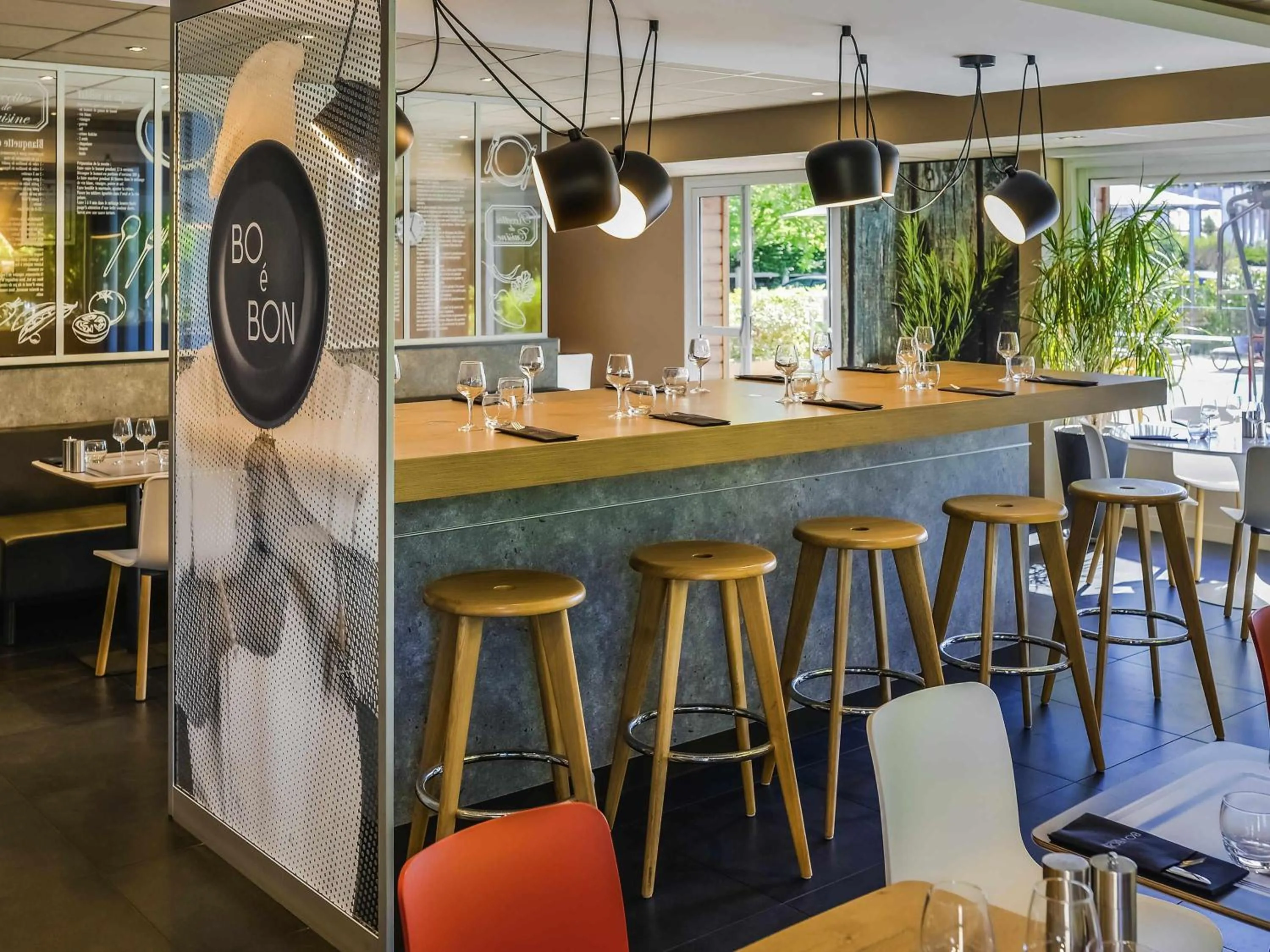 Restaurant/places to eat in Ibis Roanne Le Coteau Hotel Restaurant