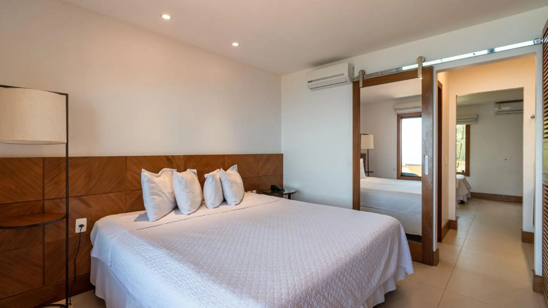 Bed in HOTEL VILLE LA PLAGE & BEACH CLUB