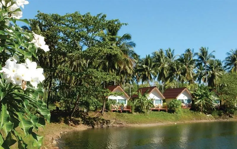 Property building in Khao Lak Golden Coconut Resort