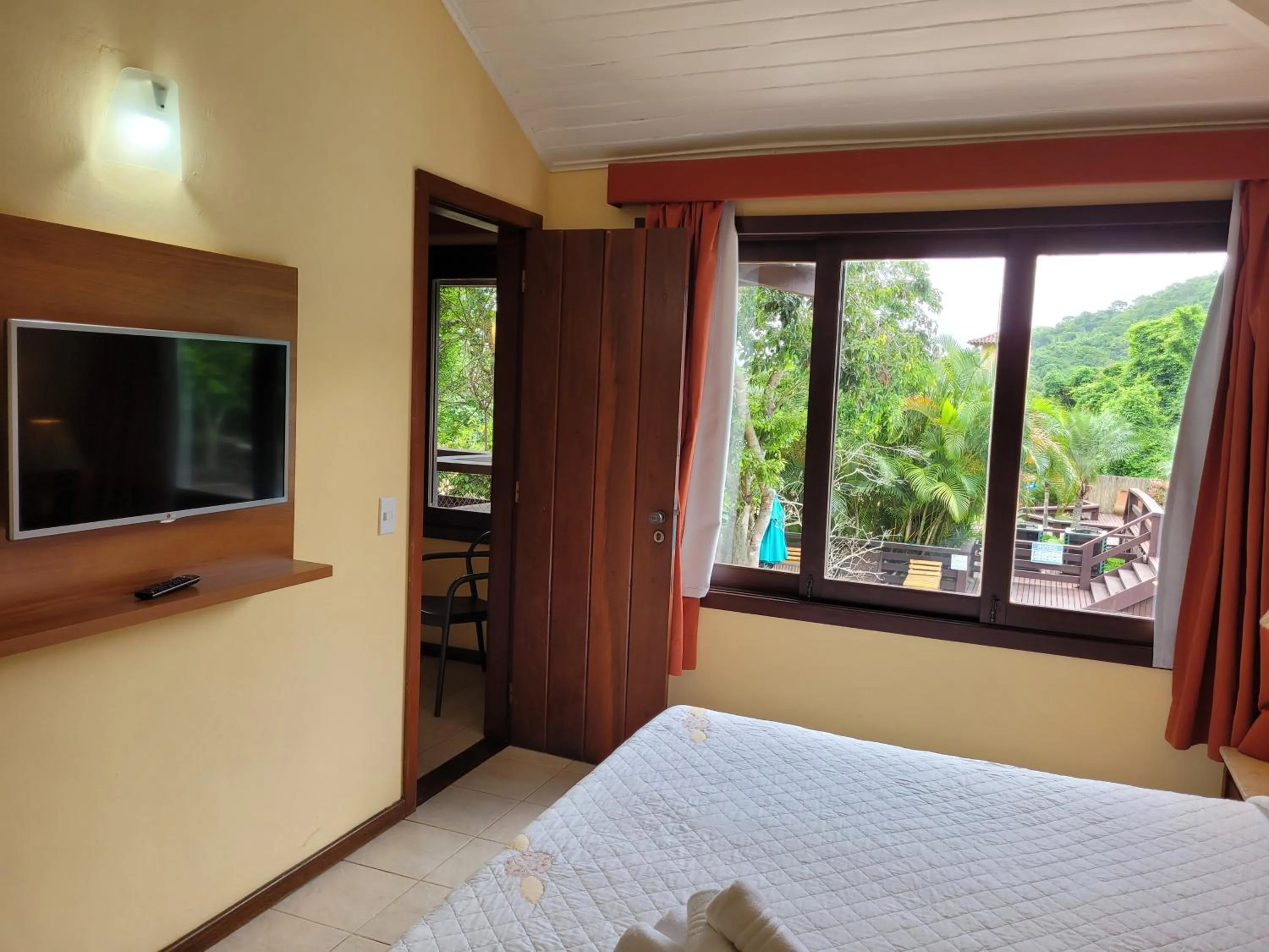 Bed in Hotel La Forêt & Beach Lounge