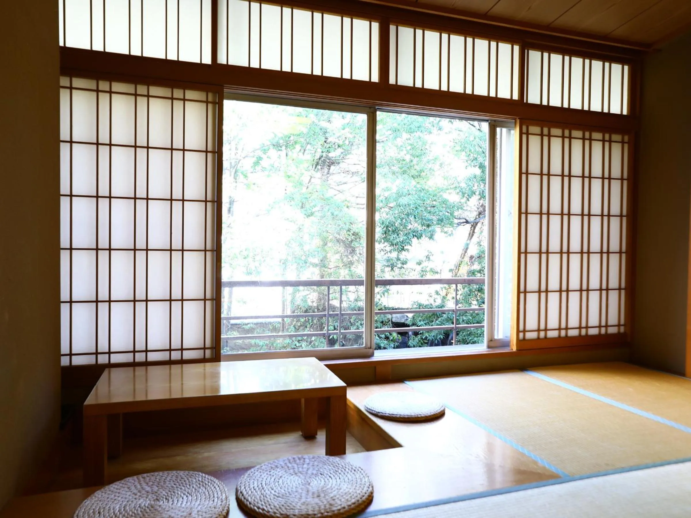 Living room, Bed in Club Wyndham Chikumakan Nagano