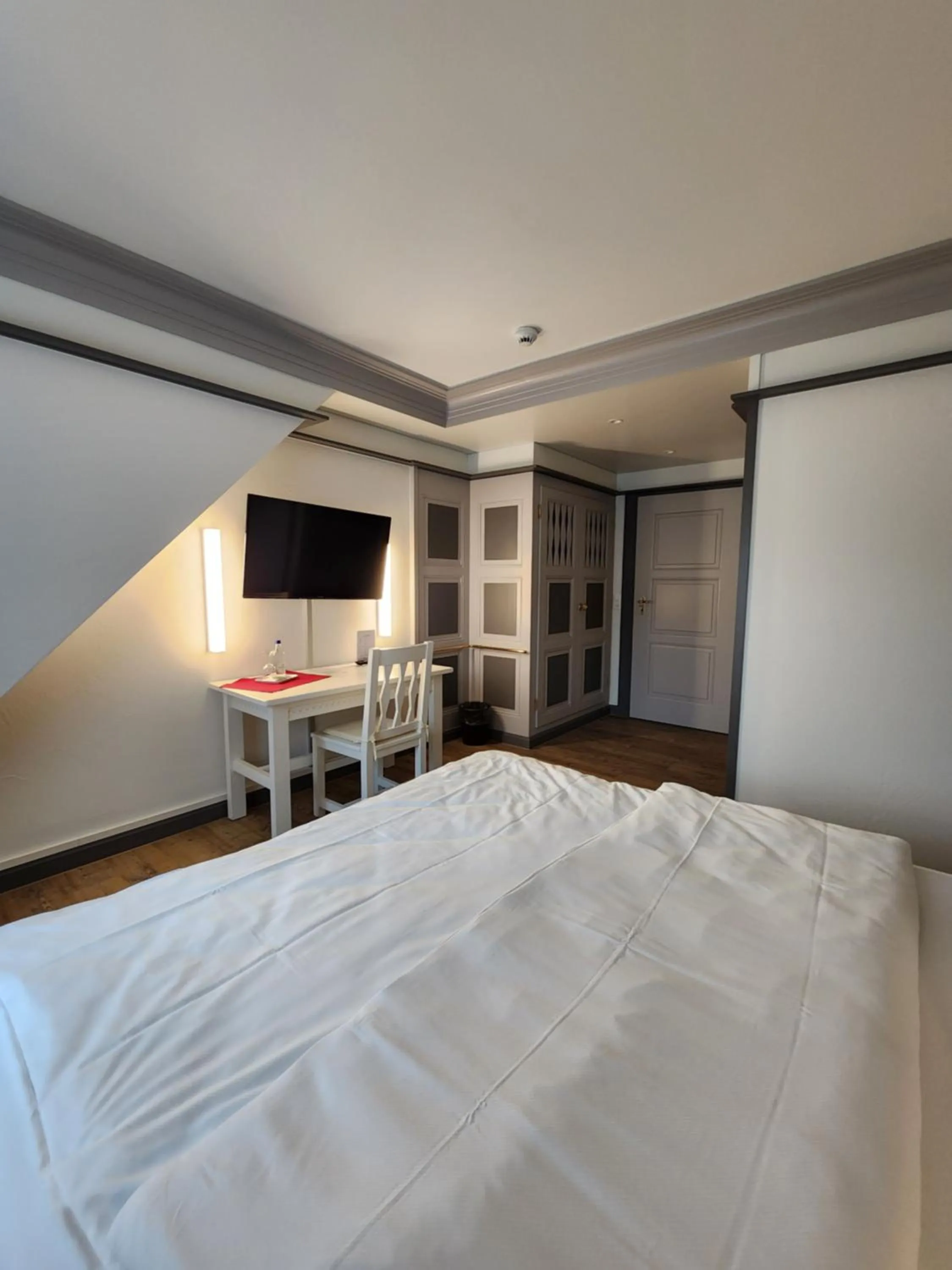 Property building, Bed in Hotel Balsthal