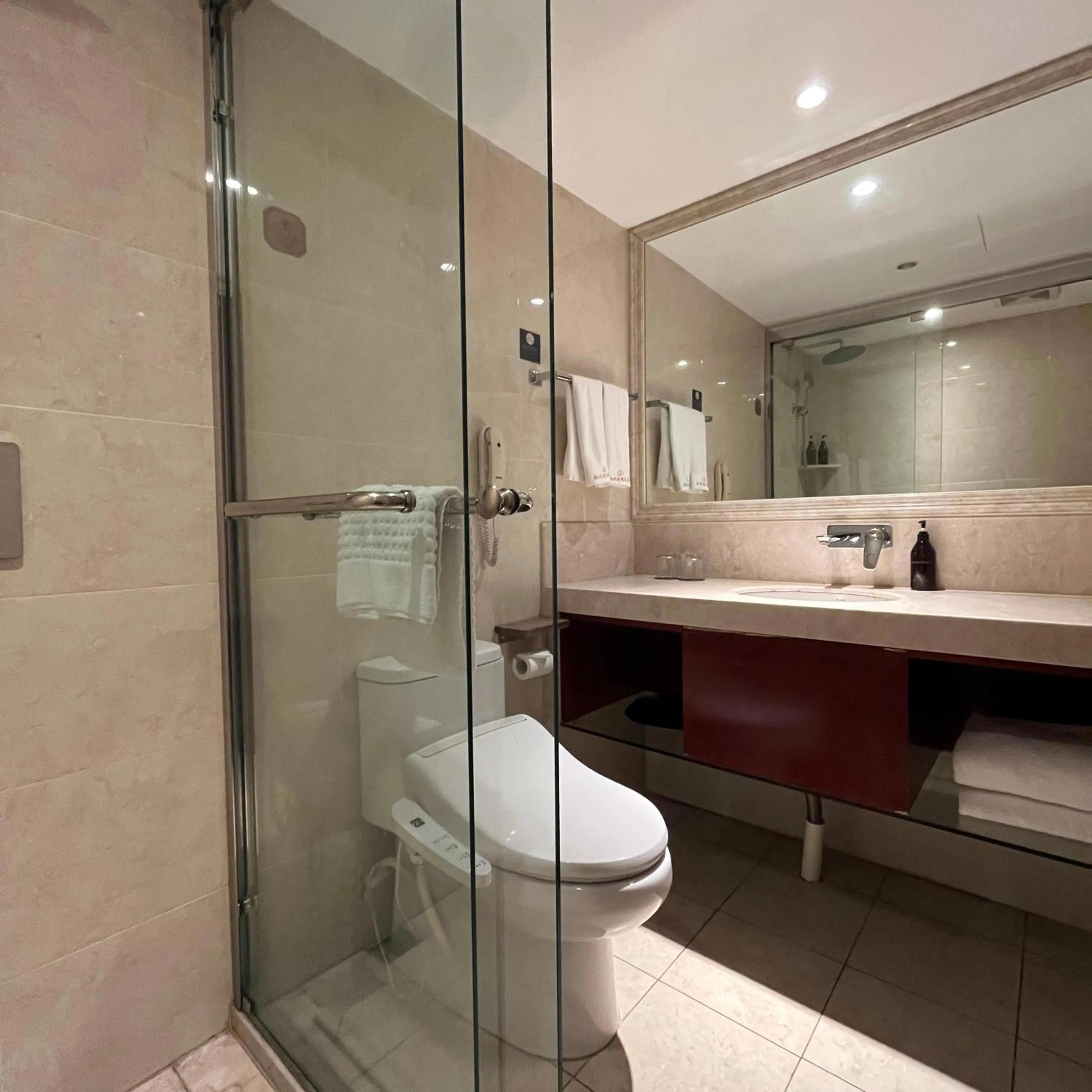 Hangzhou Xinqiao Hotel