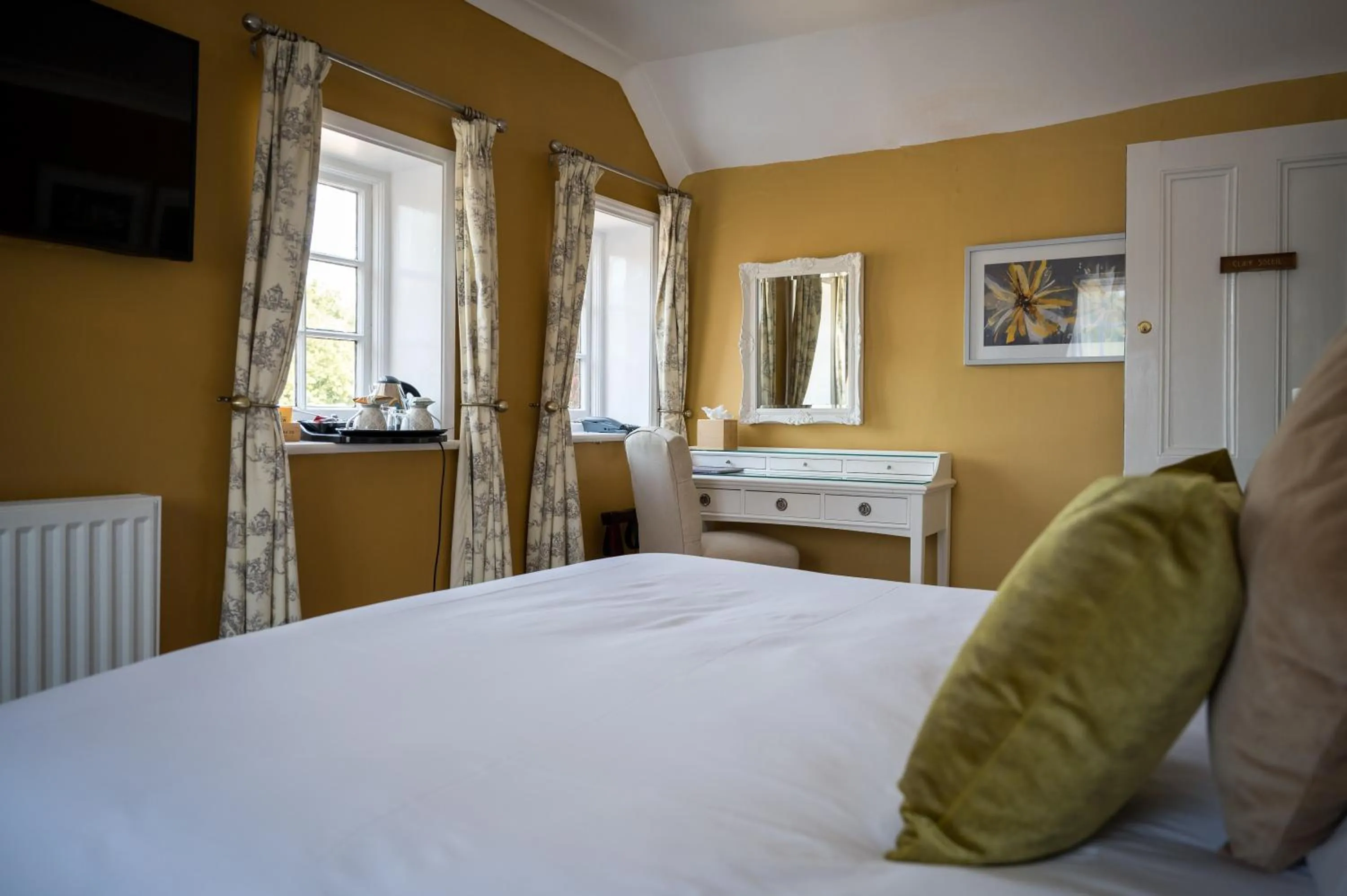 Bed in Findon Manor Hotel