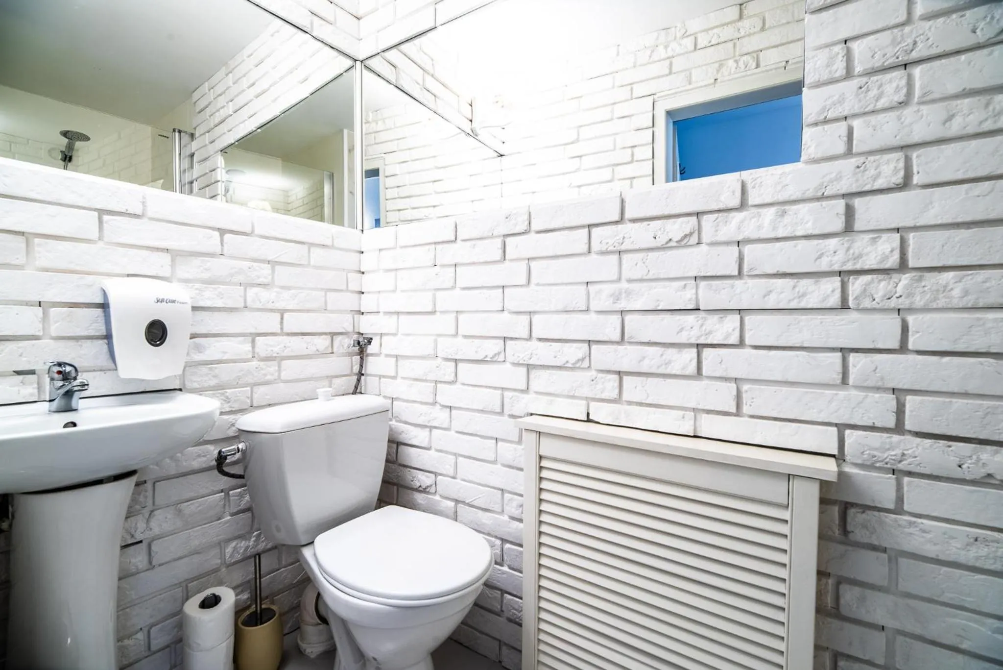 Shower in Great Polonia Jelenia Góra City Center