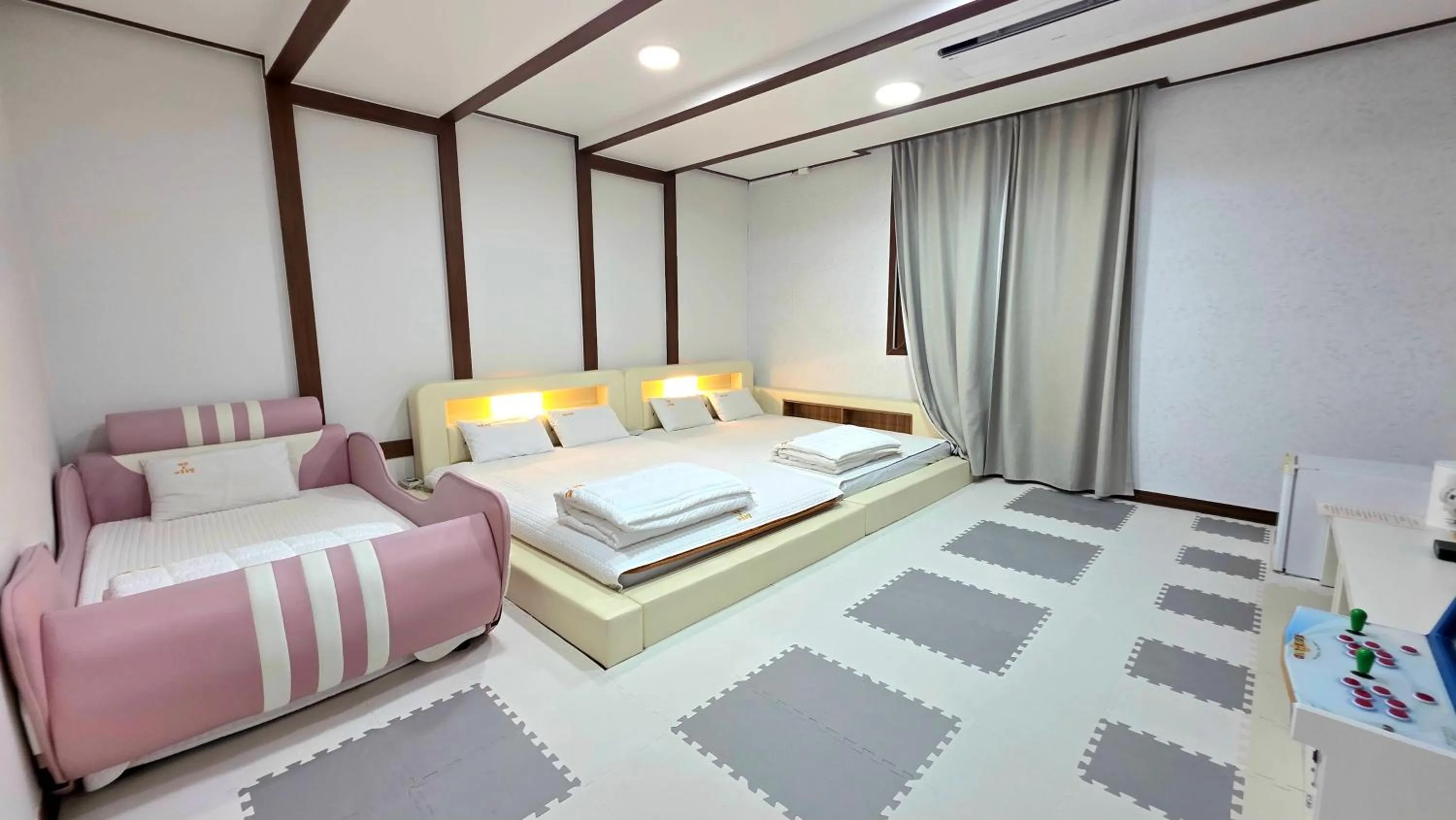 Bed in Kids & Family Hotel