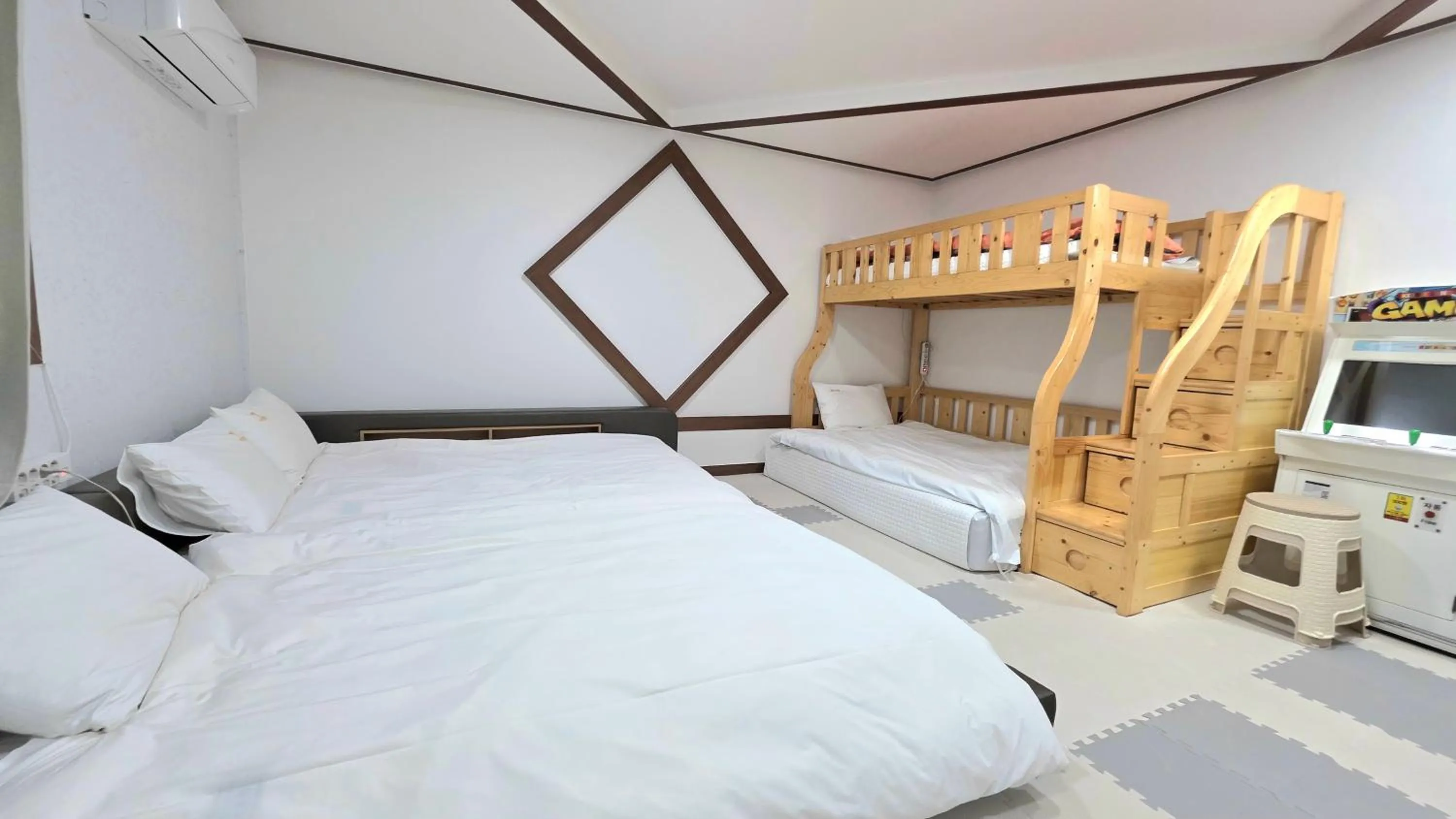 Bed in Kids & Family Hotel