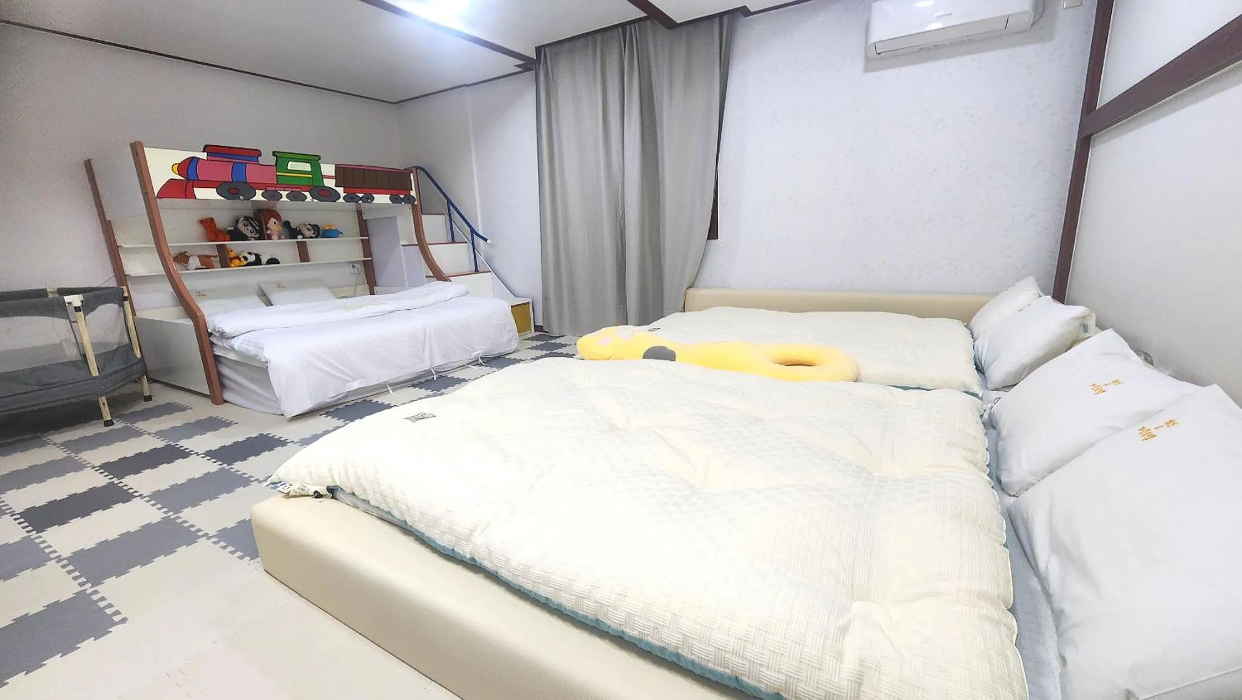 Bed in Kids & Family Hotel