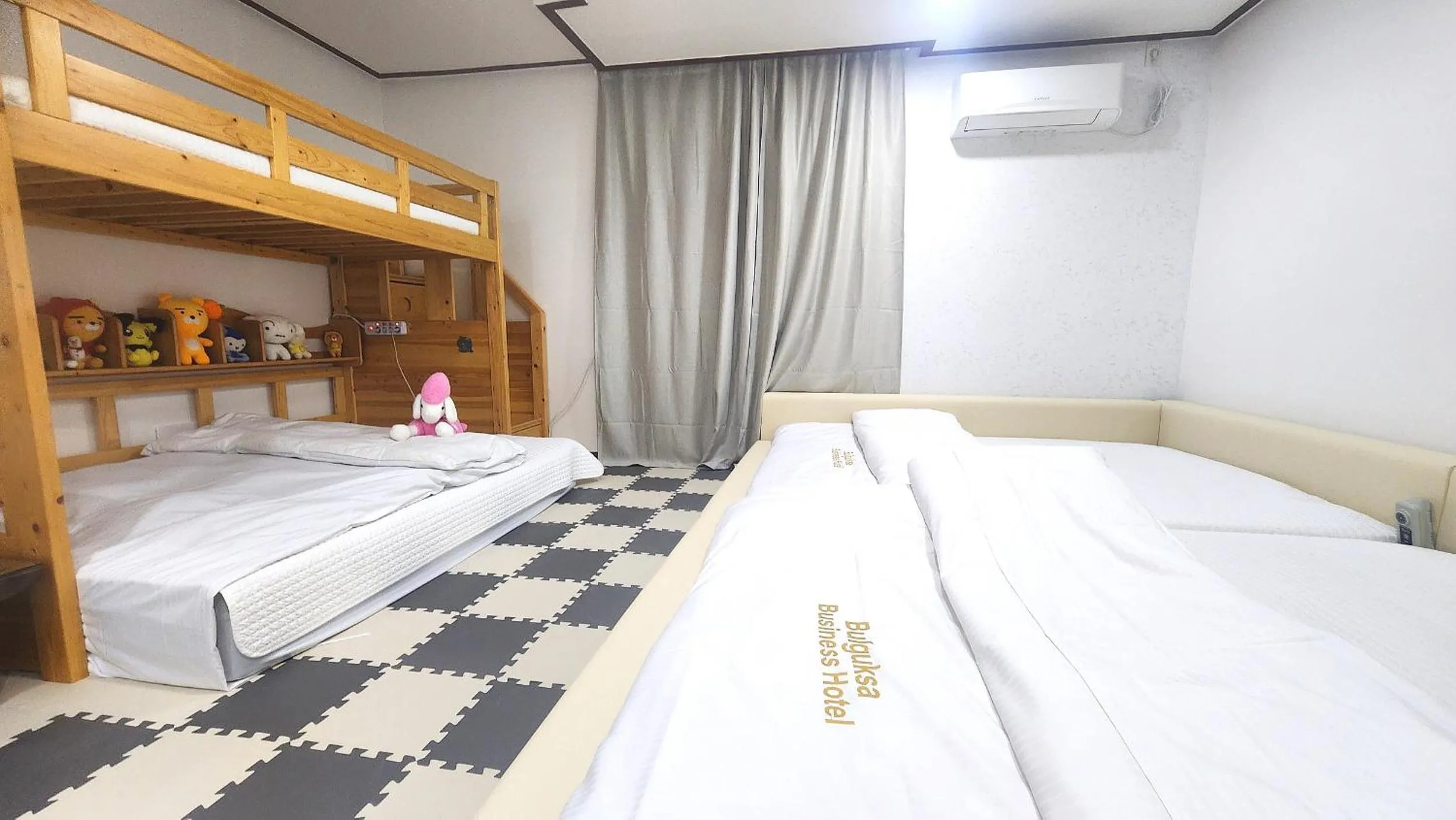 Bed in Kids & Family Hotel