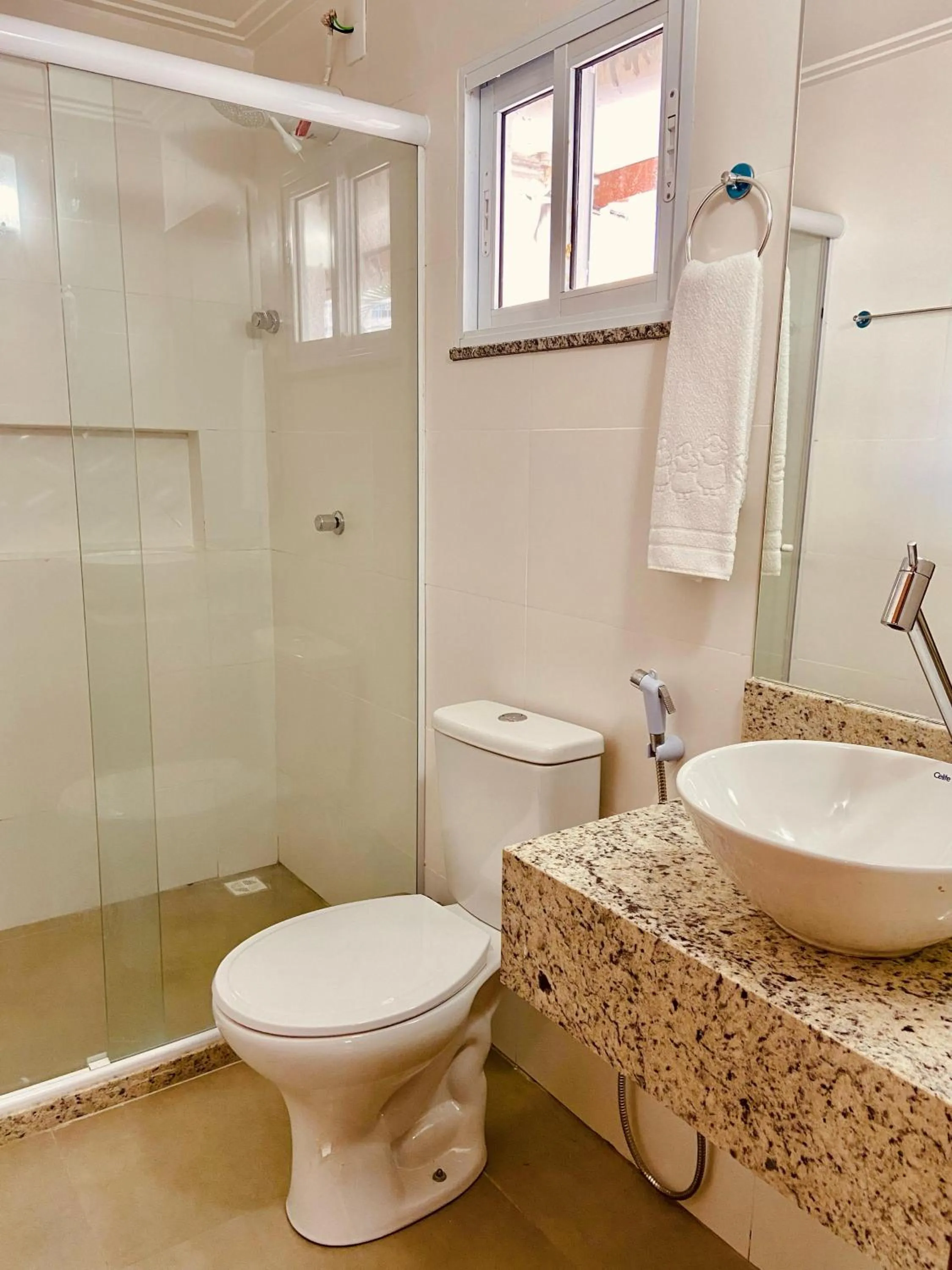 Bathroom in Hotel Porto Salvador