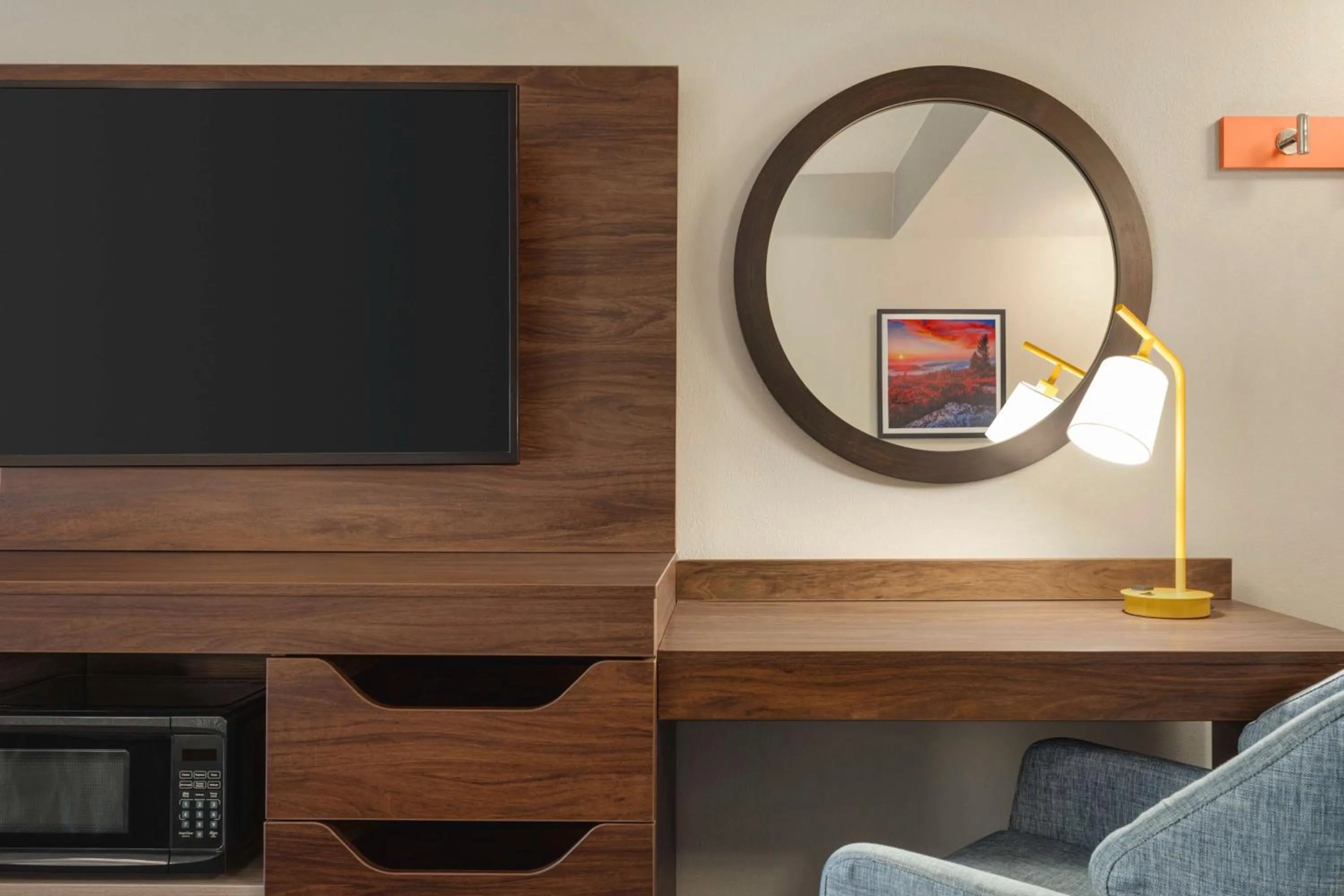 Bedroom in Hampton Inn Waynesboro/Stuarts Draft