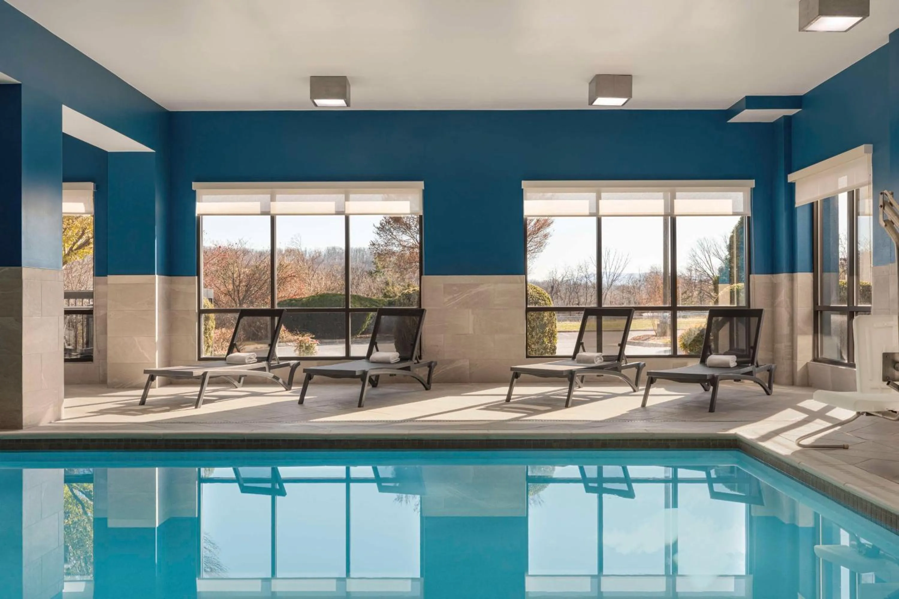 Pool view in Hampton Inn Waynesboro/Stuarts Draft