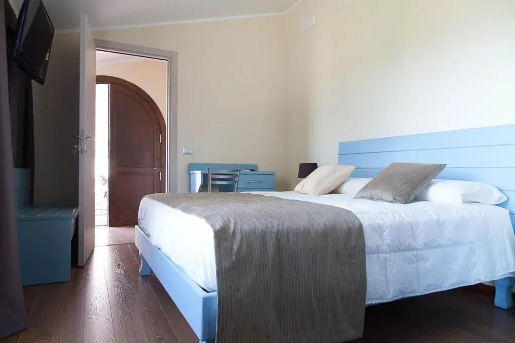 Double Room with Private Bathroom in B&B Le Rose del Tirreno Double Room with Private Bathroom in B&B Le Rose del Tirreno