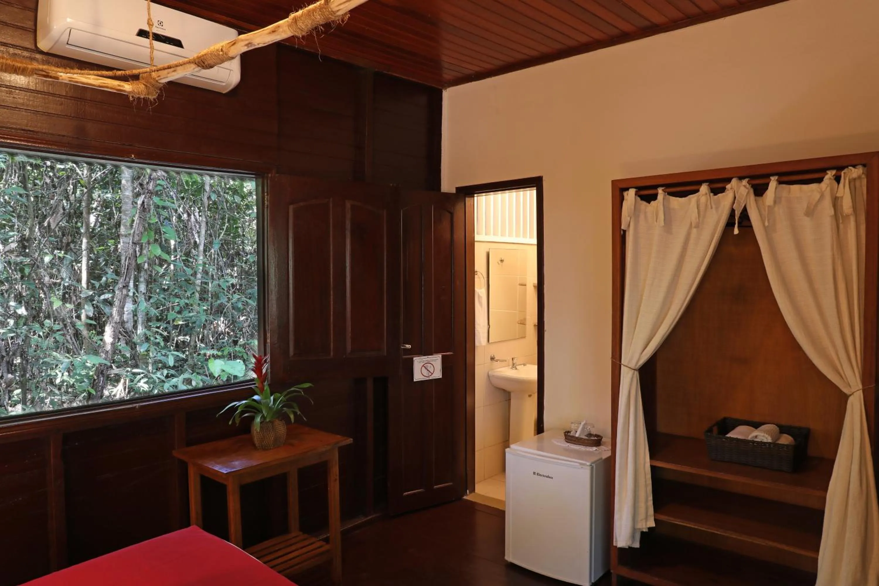 Bed in Amazon Ecopark Jungle Lodge