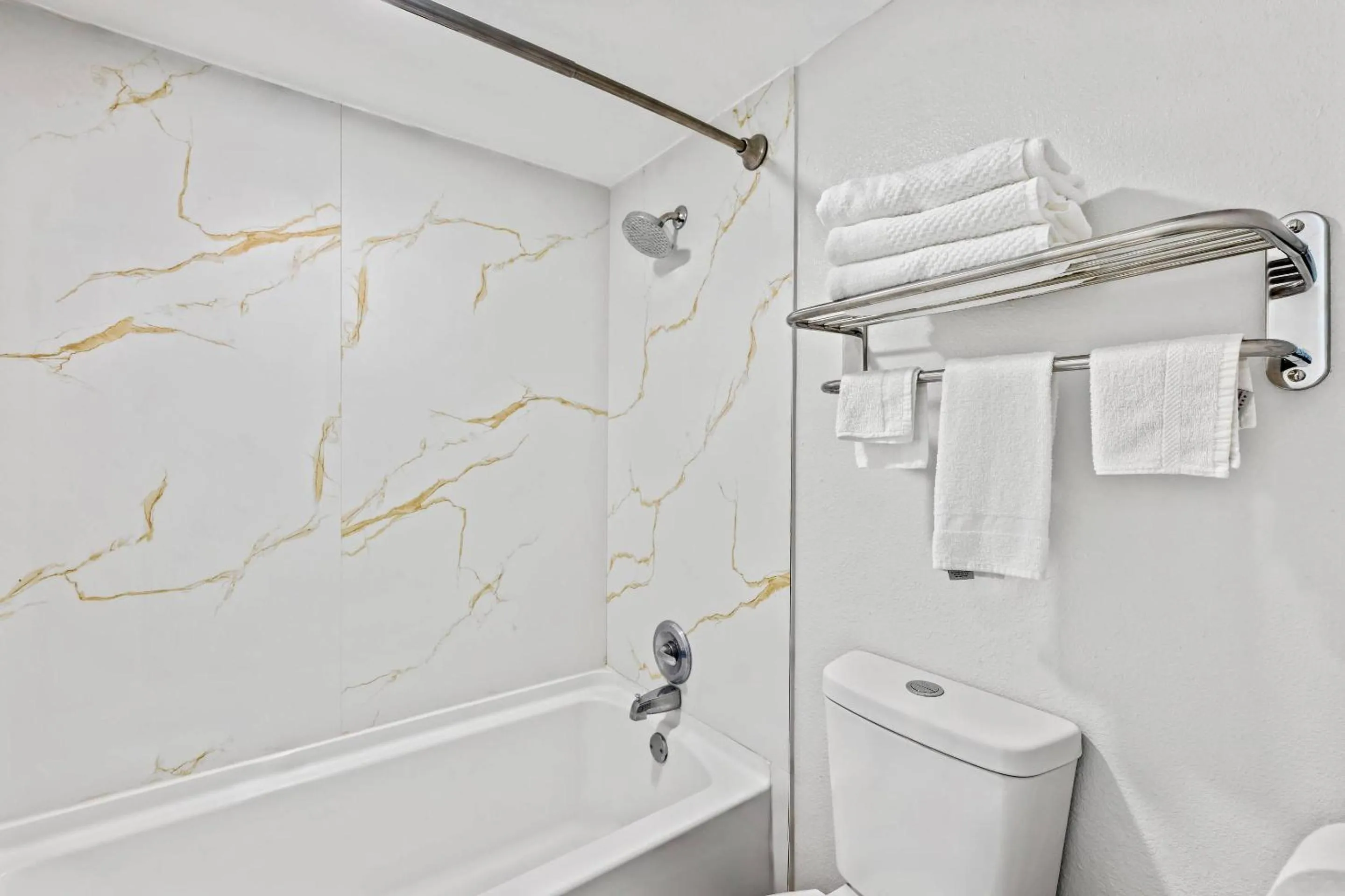 Bedroom in Econo Lodge Carlsbad Caverns Area