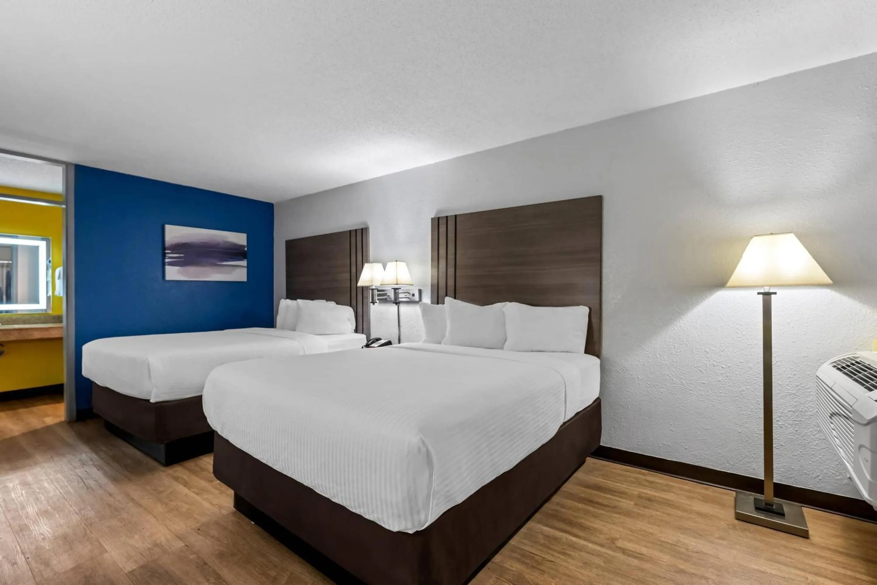 Bedroom, Bed in Econo Lodge Carlsbad Caverns Area