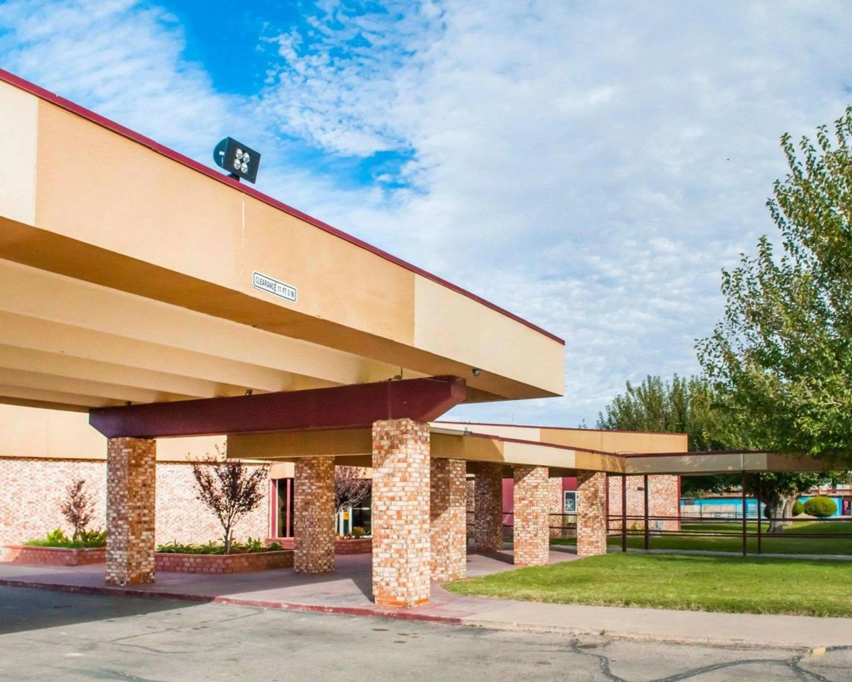 Property building in Econo Lodge Carlsbad Caverns Area