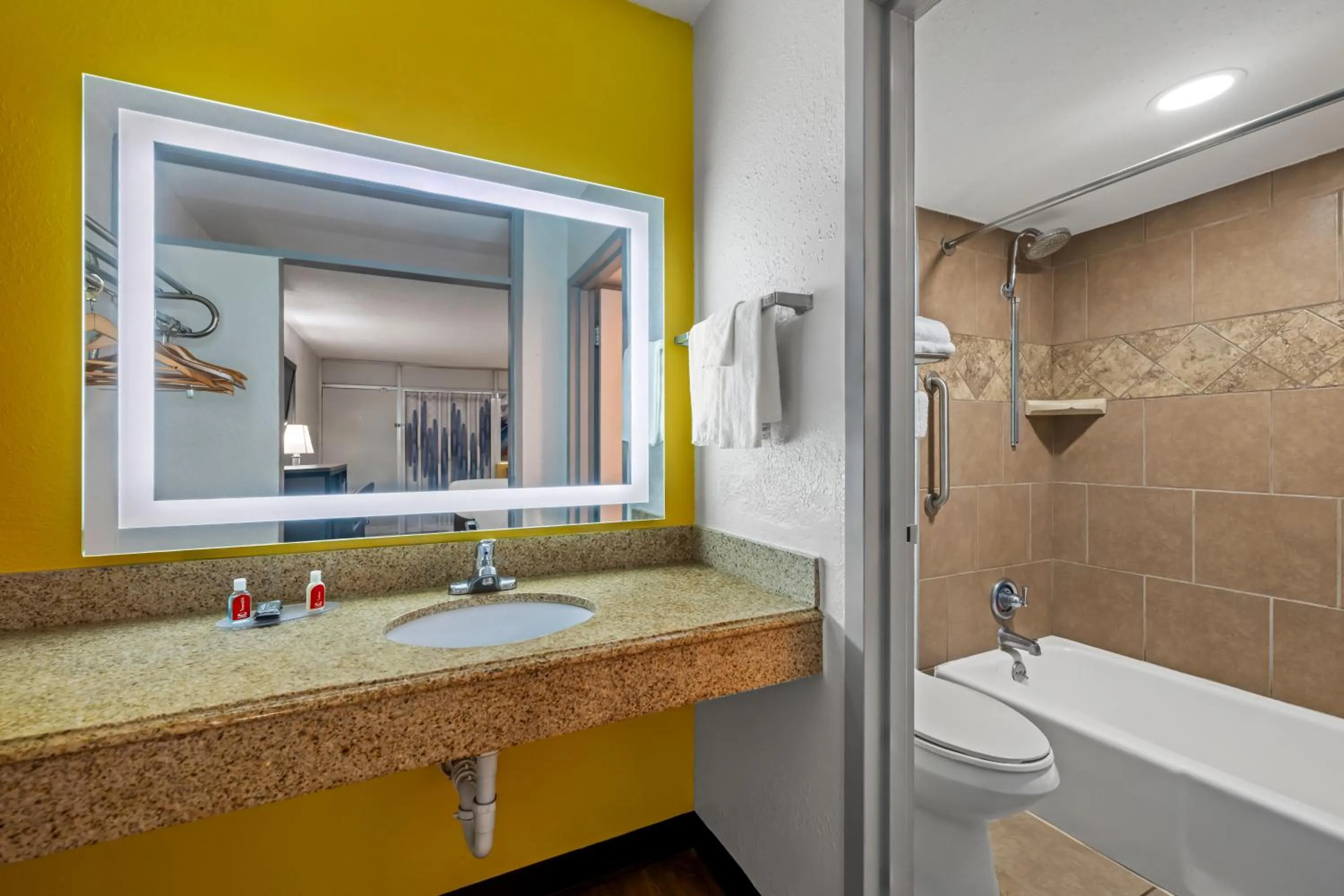 Econo Lodge Carlsbad Caverns Area