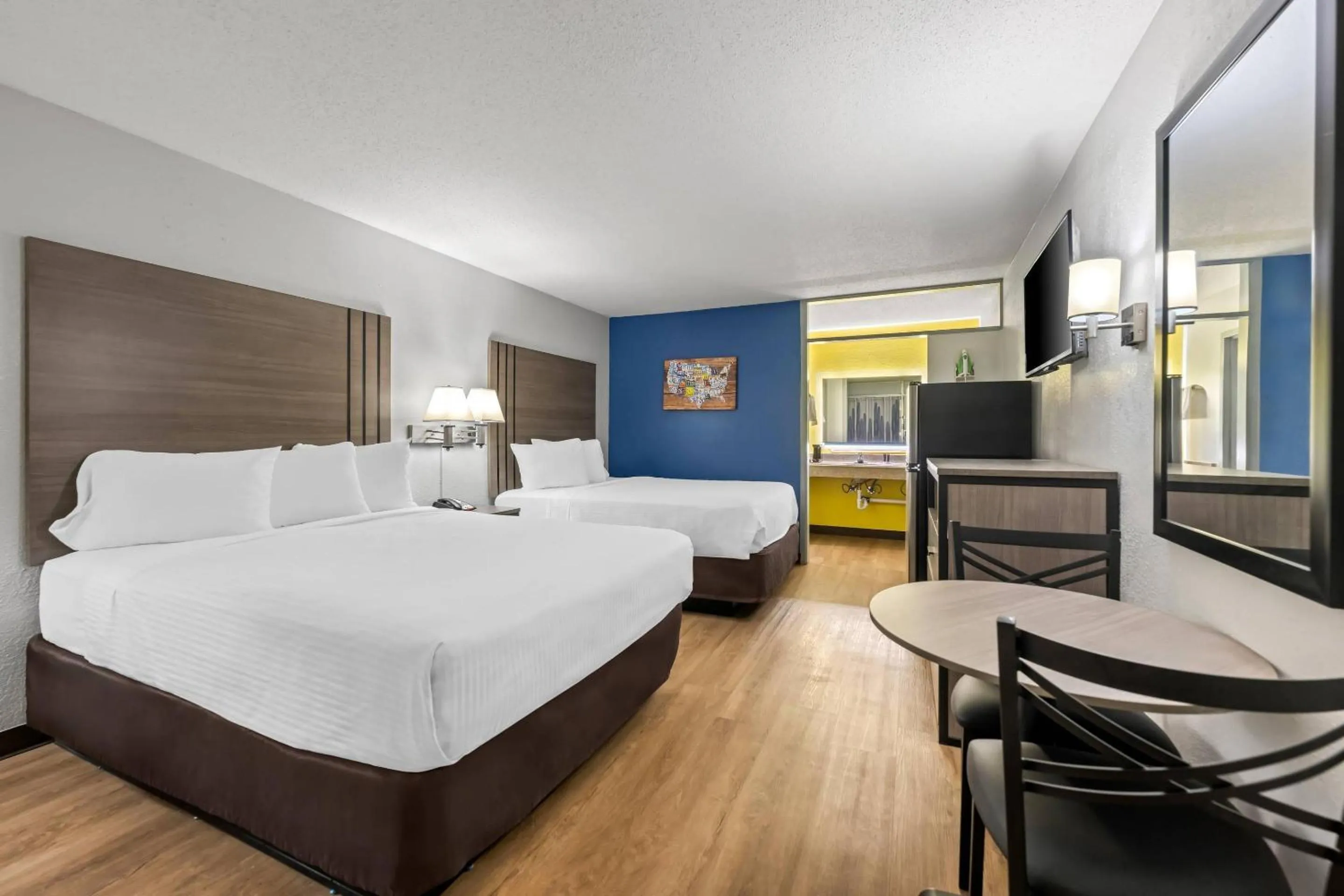 Bedroom, Bed in Econo Lodge Carlsbad Caverns Area