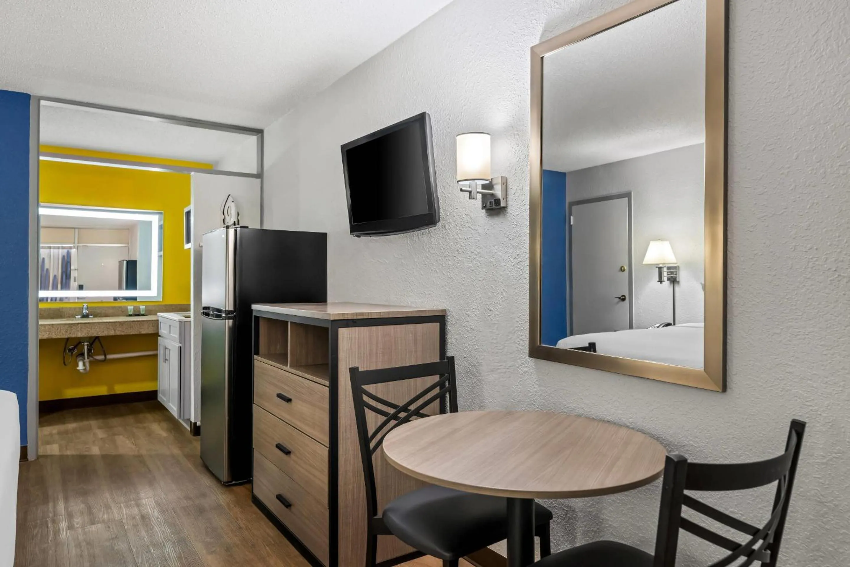 Bedroom in Econo Lodge Carlsbad Caverns Area