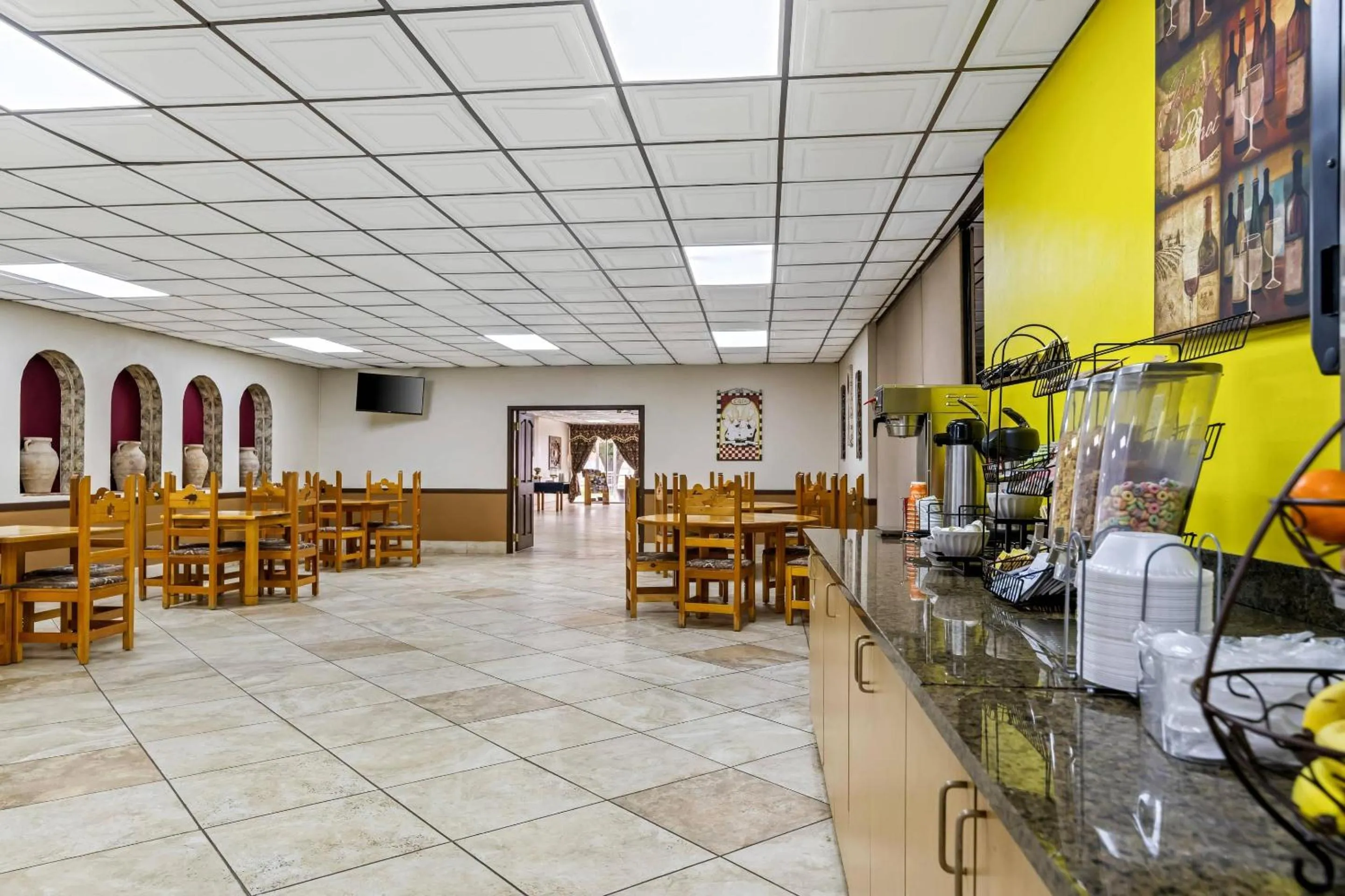 Breakfast in Econo Lodge Carlsbad Caverns Area